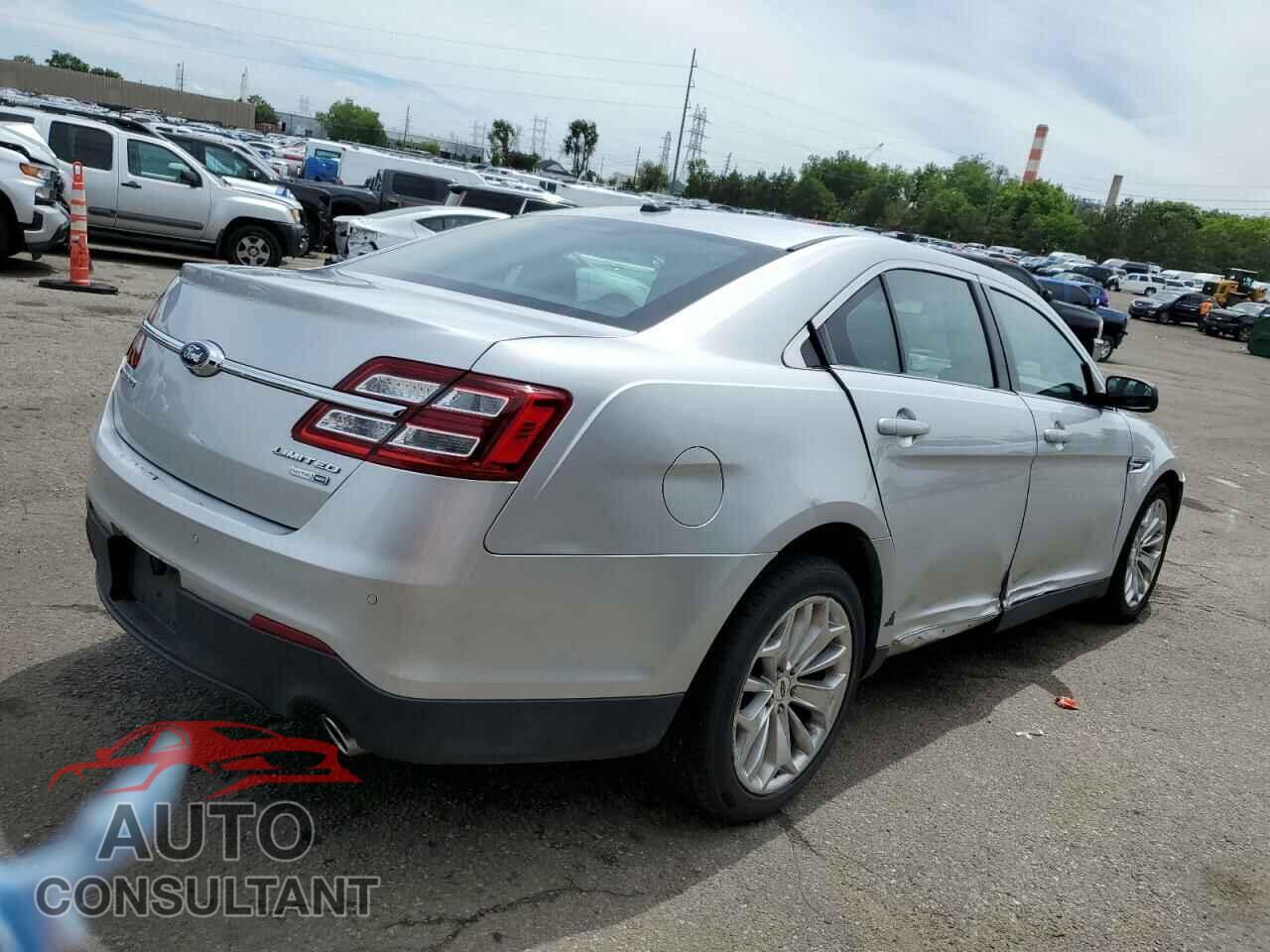 FORD TAURUS 2018 - 1FAHP2J88JG131531