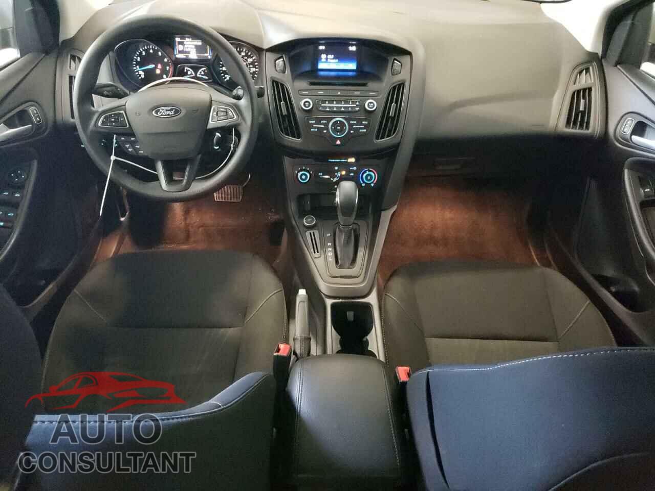 FORD FOCUS 2017 - 1FADP3F20HL319924