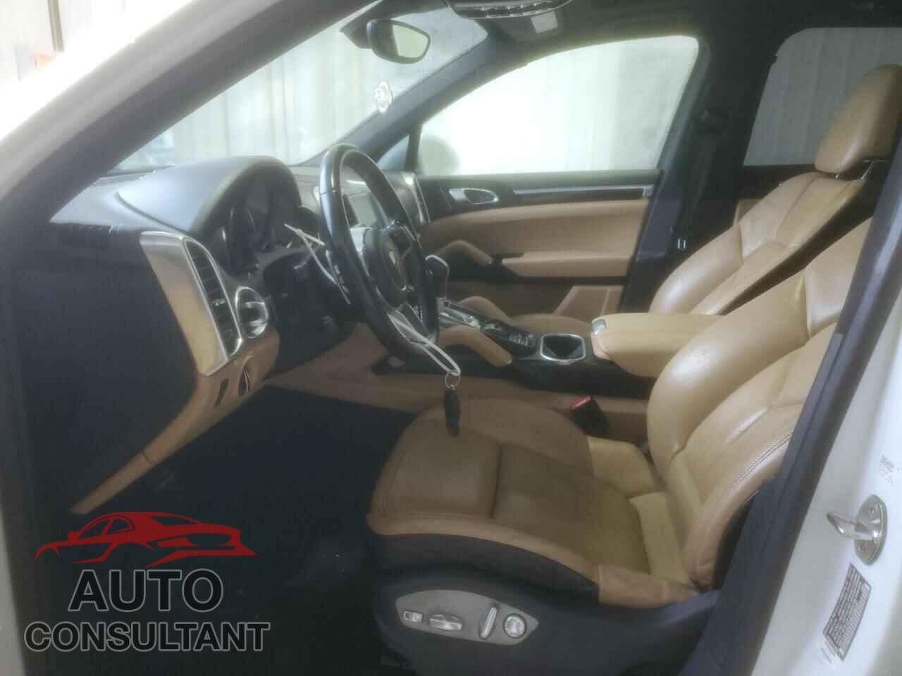 PORSCHE CAYENNE 2017 - WP1AA2A25HKA88281