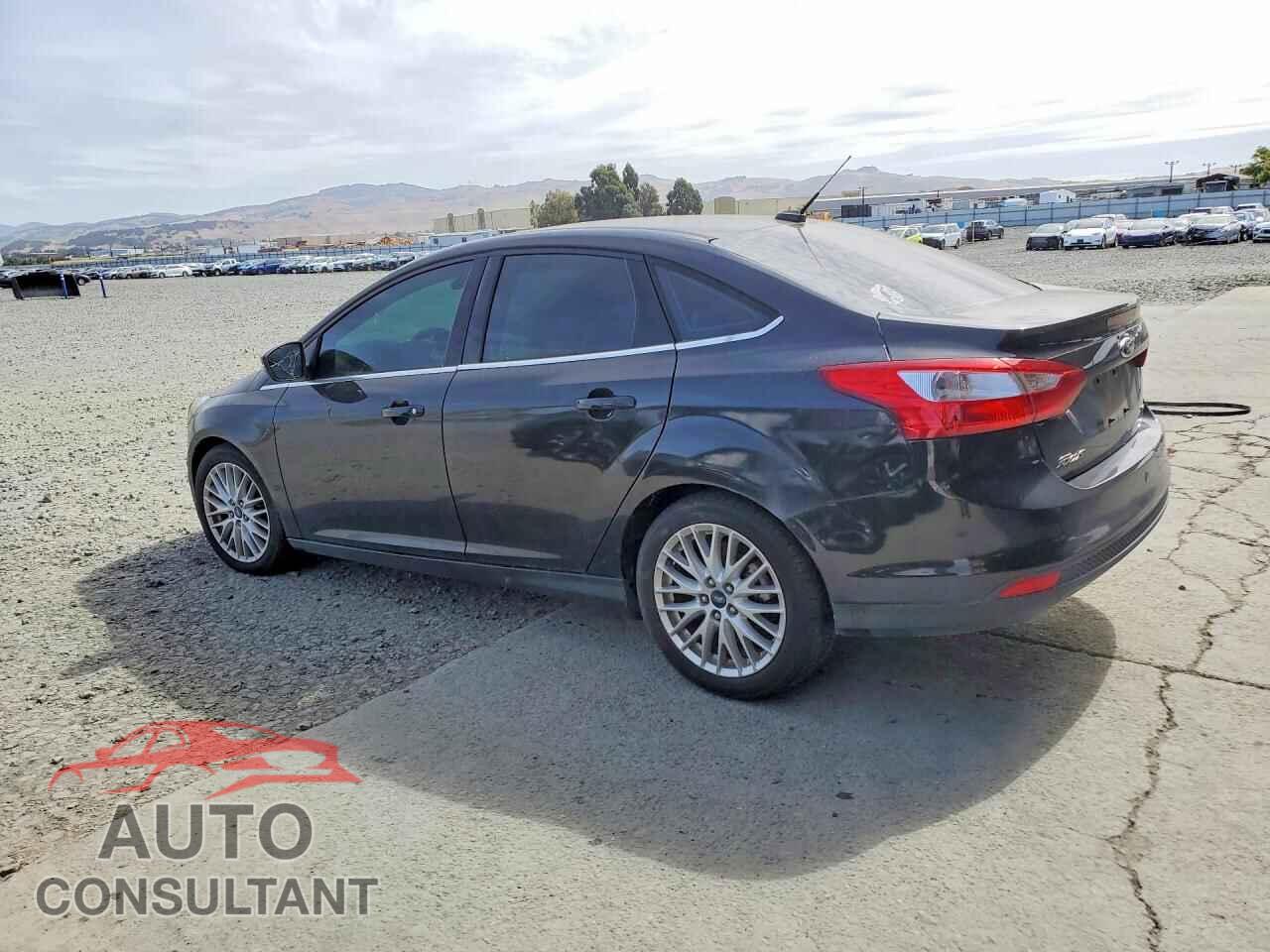 FORD FOCUS 2012 - 1FAHP3H22CL131283