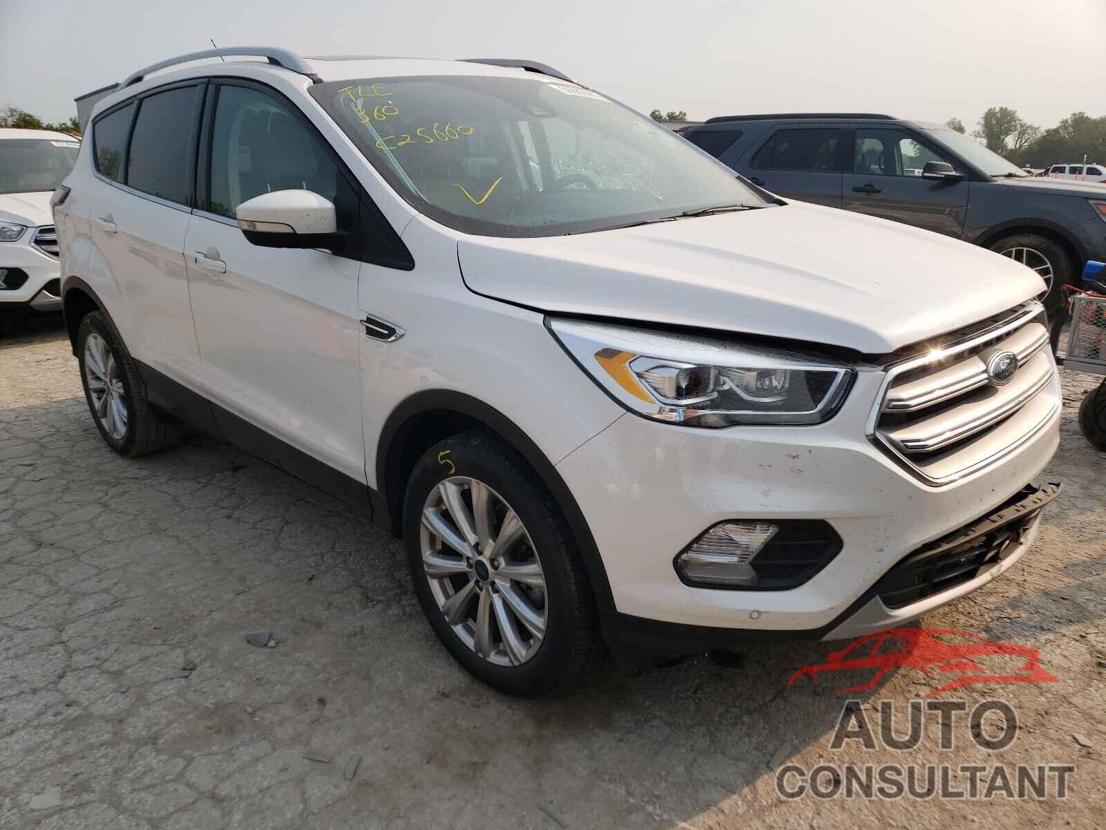 FORD ESCAPE 2017 - 1FMCU9J9XHUC25660