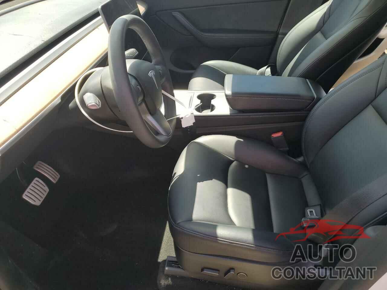 TESLA MODEL Y 2021 - 5YJYGDEF0MF277709