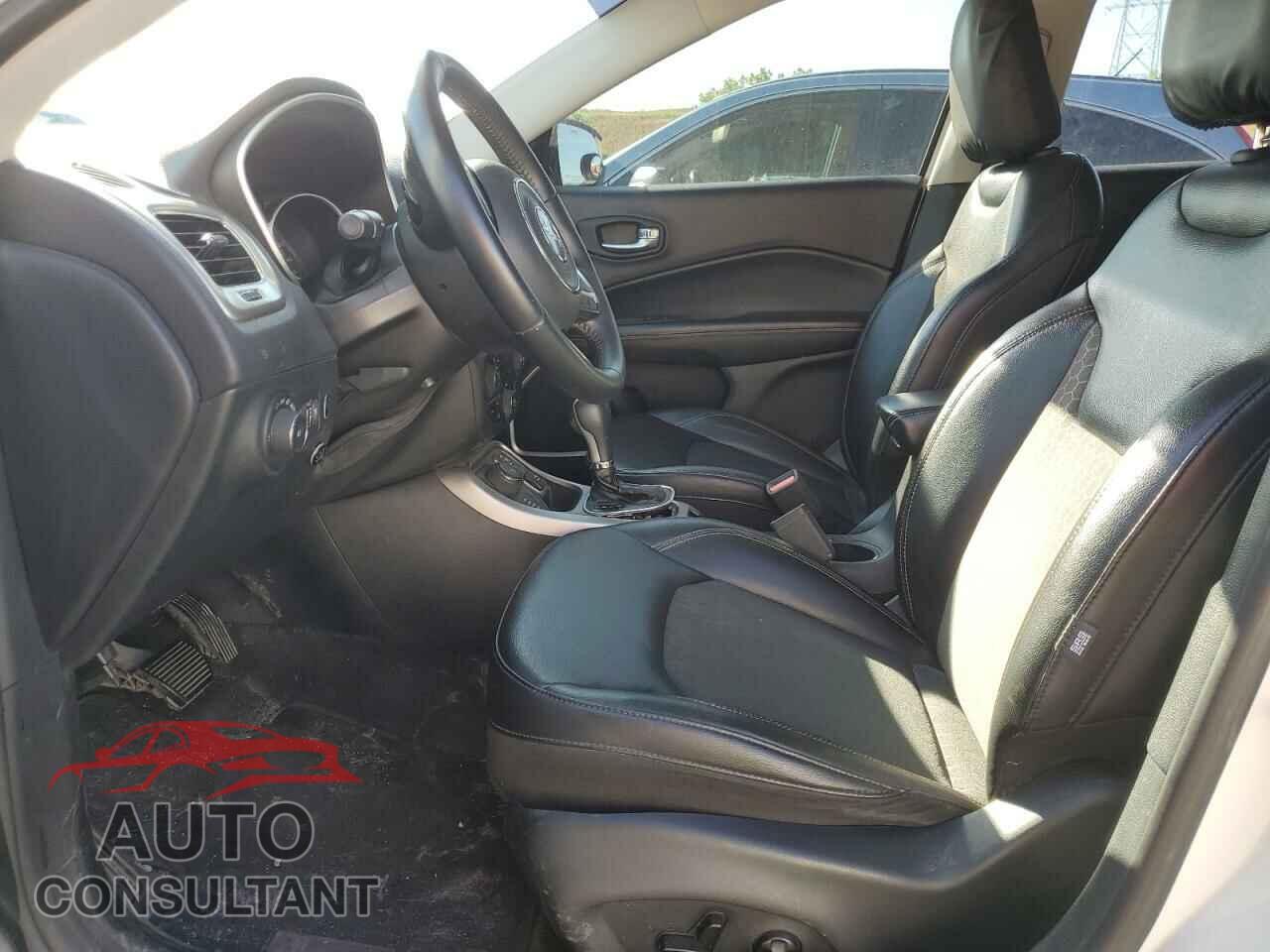 JEEP COMPASS 2018 - 3C4NJDBB7JT175777