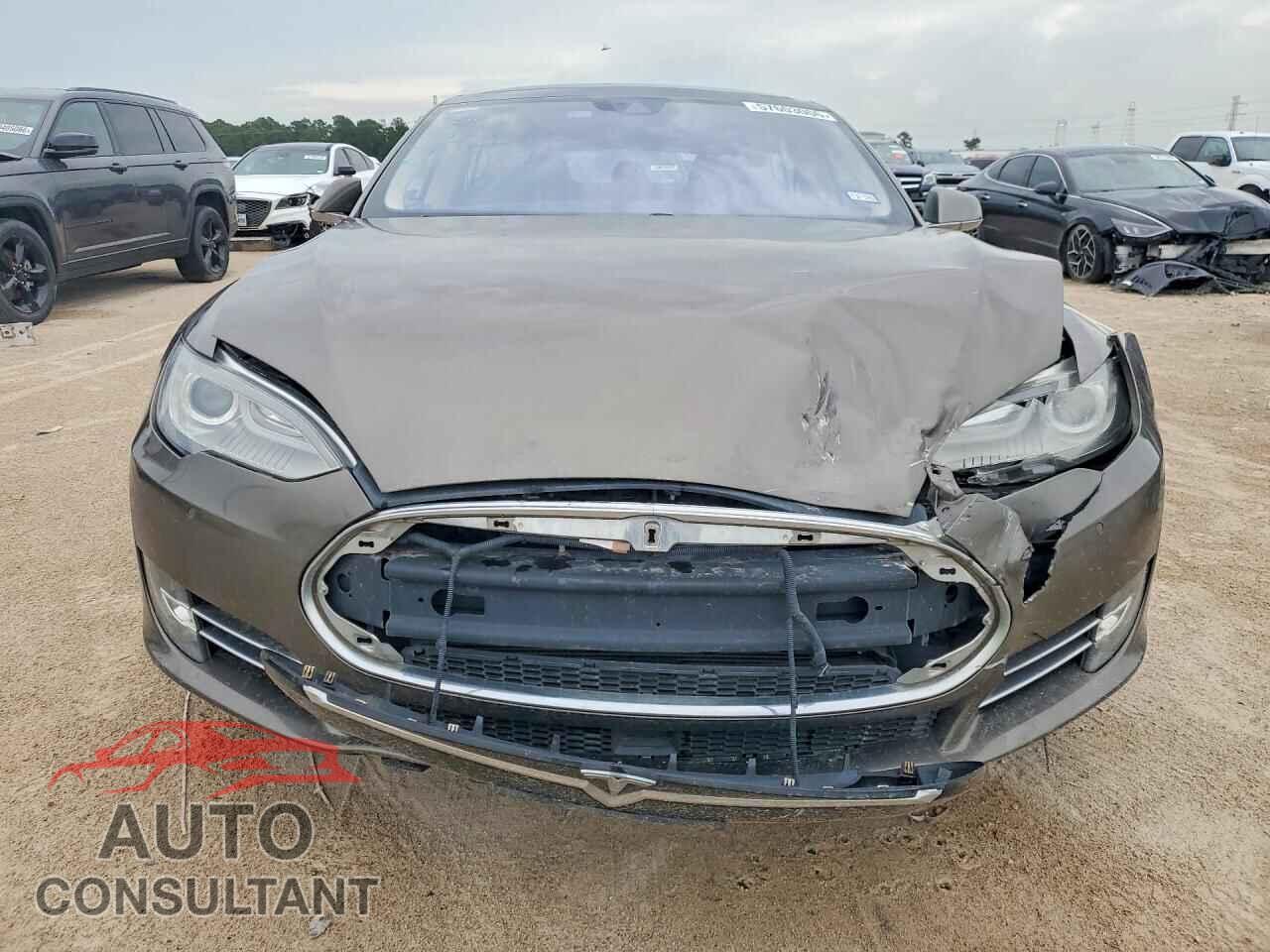 TESLA MODEL S 2015 - 5YJSA1E25FF110879