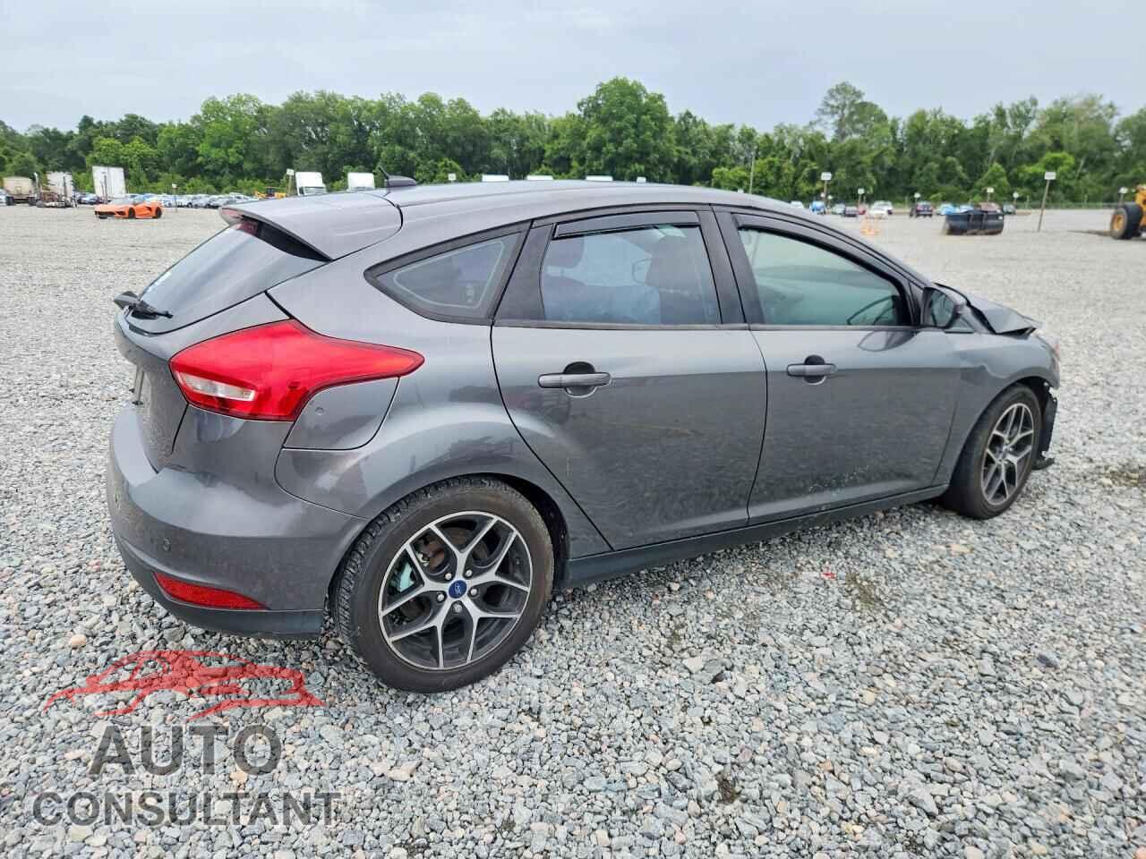 FORD FOCUS 2017 - 1FADP3M27HL305988