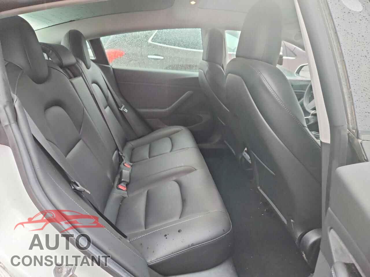 TESLA MODEL 3 2019 - 5YJ3E1EA0KF484827