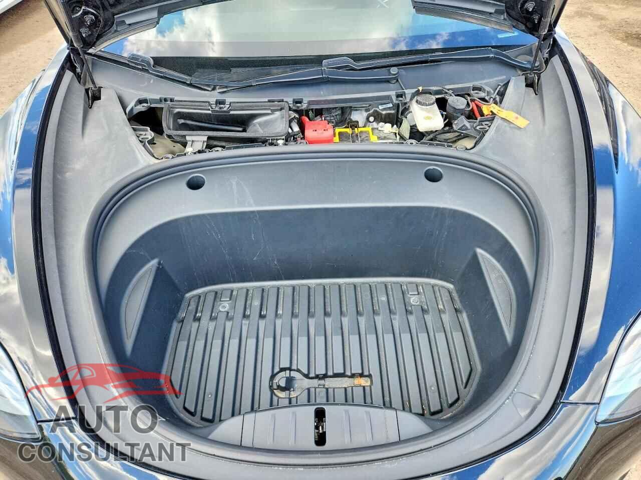TESLA MODEL 3 2021 - 5YJ3E1EA2MF962443