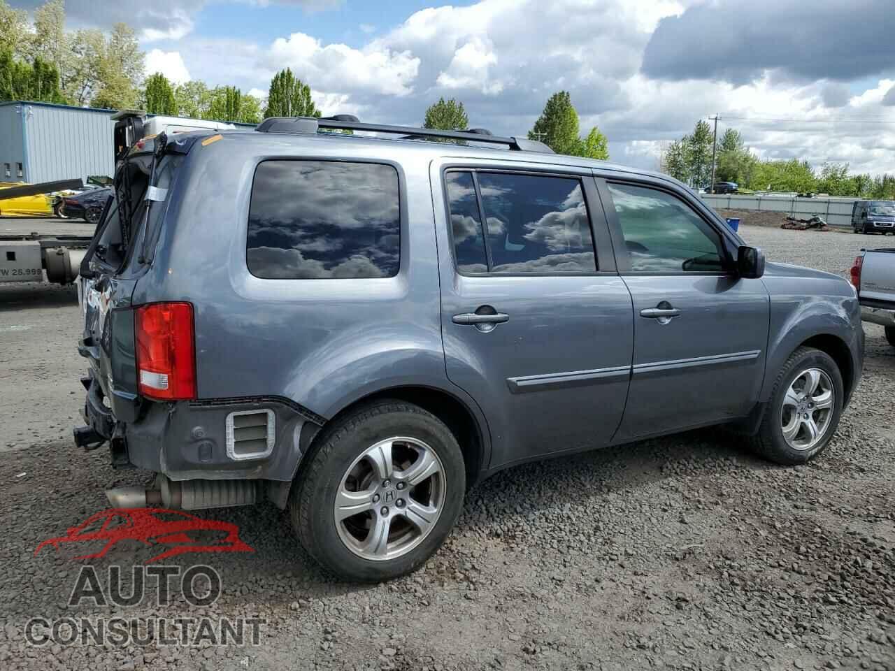 HONDA PILOT 2013 - 5FNYF4H77DB035961