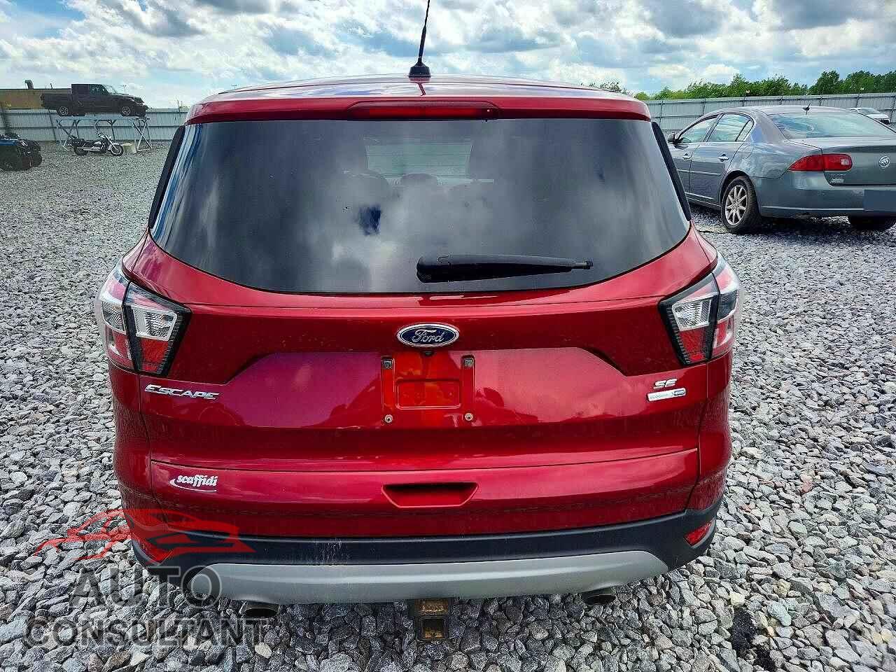 FORD ESCAPE 2017 - 1FMCU9G96HUC74703