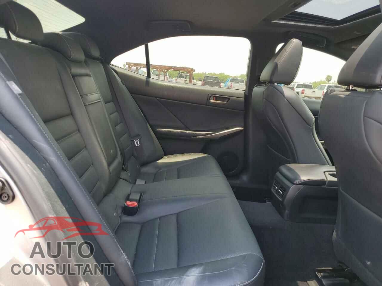 LEXUS IS 2018 - JTHBA1D23J5079433