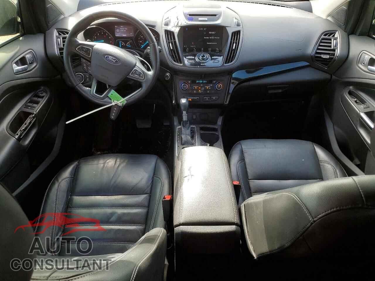 FORD ESCAPE 2017 - 1FMCU0JD1HUC33954