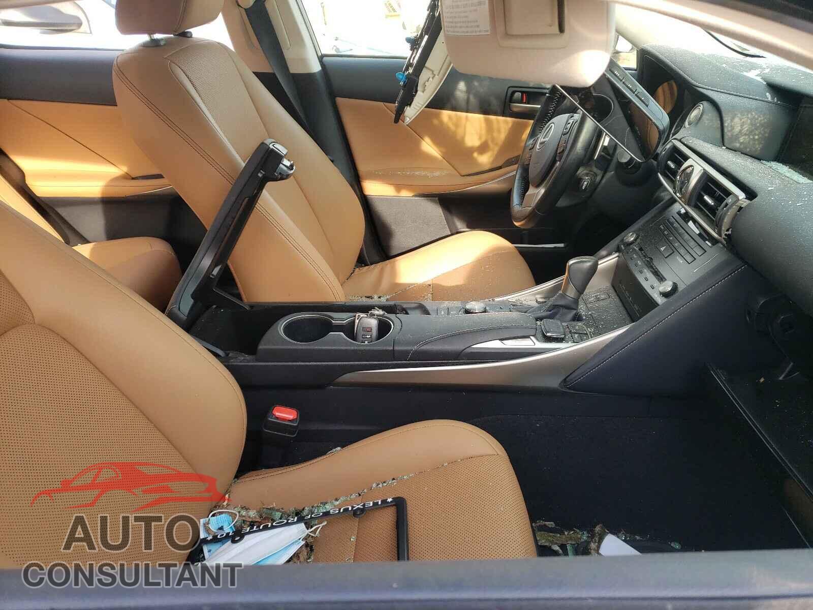 LEXUS IS 2017 - JTHCM1D26H5020172