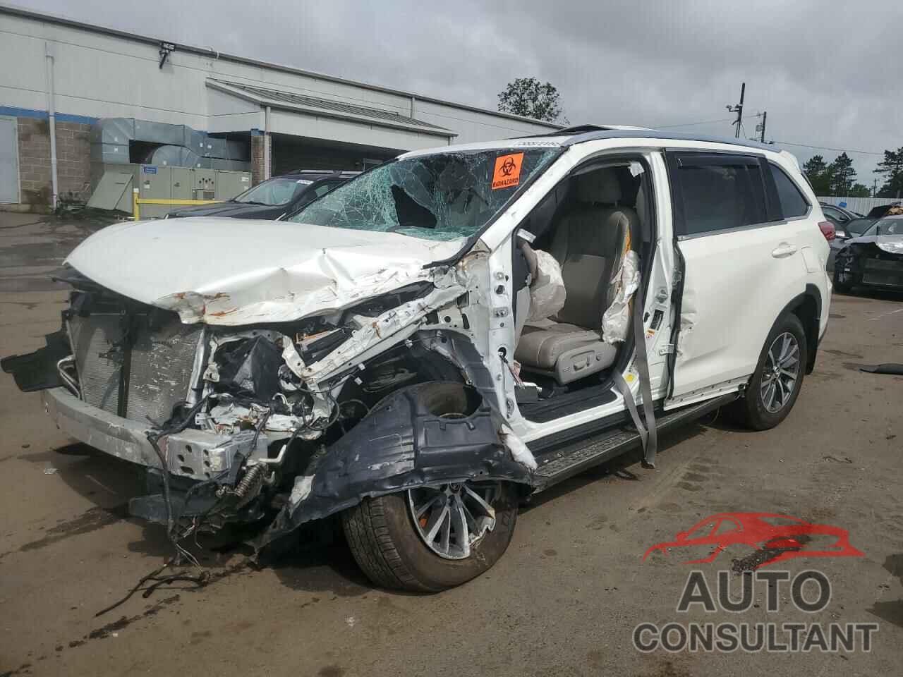 TOYOTA HIGHLANDER 2018 - 5TDJZRFH1JS884086