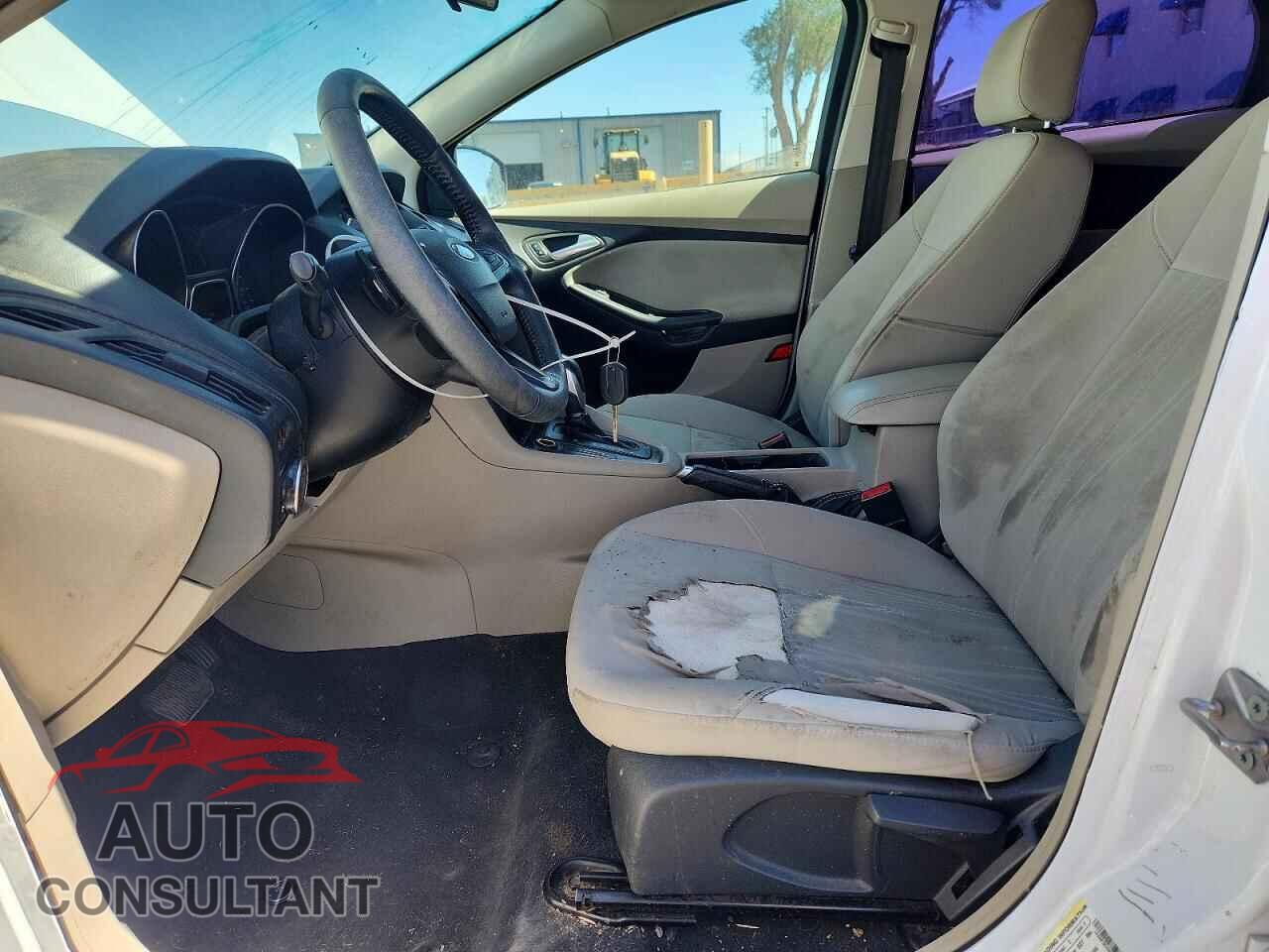 FORD FOCUS 2015 - 1FADP3K25FL240509