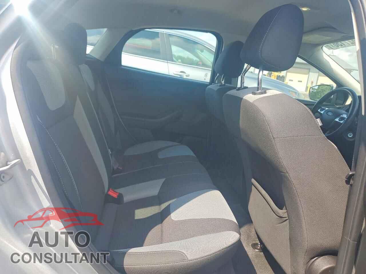 FORD FOCUS 2012 - 1FAHP3K26CL193505