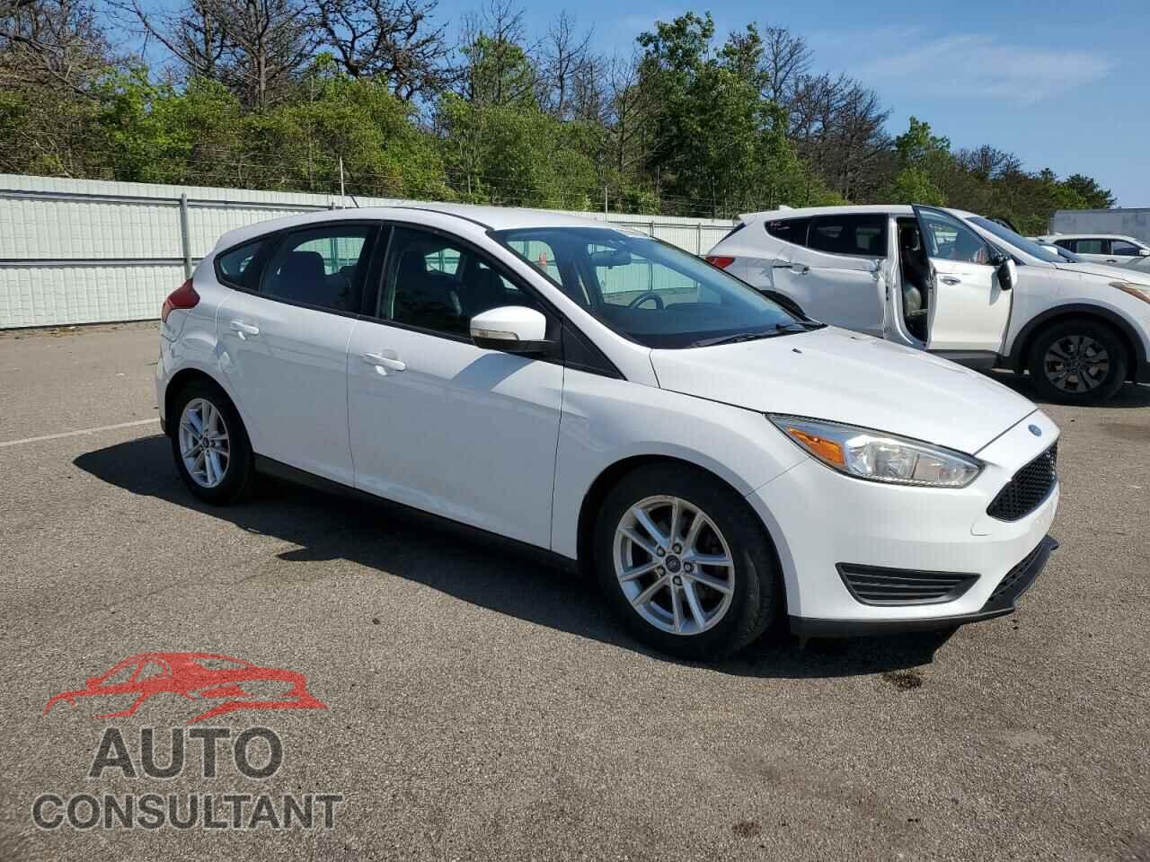 FORD FOCUS 2015 - 1FADP3K22FL301928