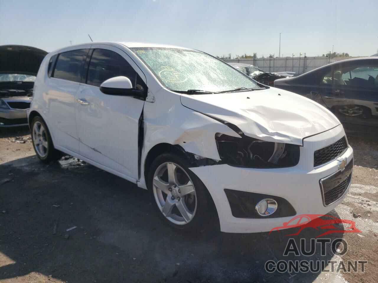 CHEVROLET SONIC 2016 - 1G1JE6SB0G4135496