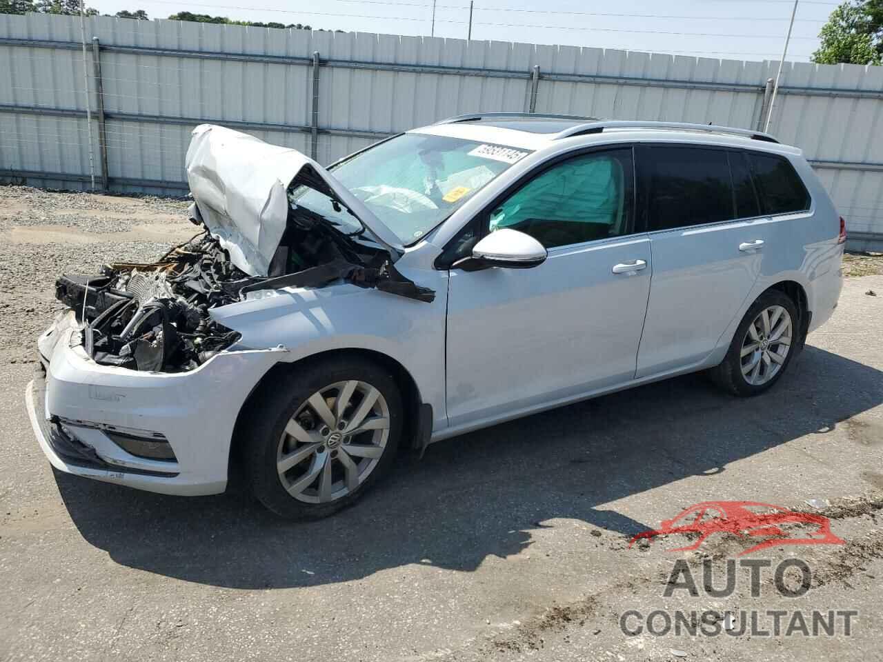 VOLKSWAGEN GOLF 2018 - 3VWL17AU8JM757499