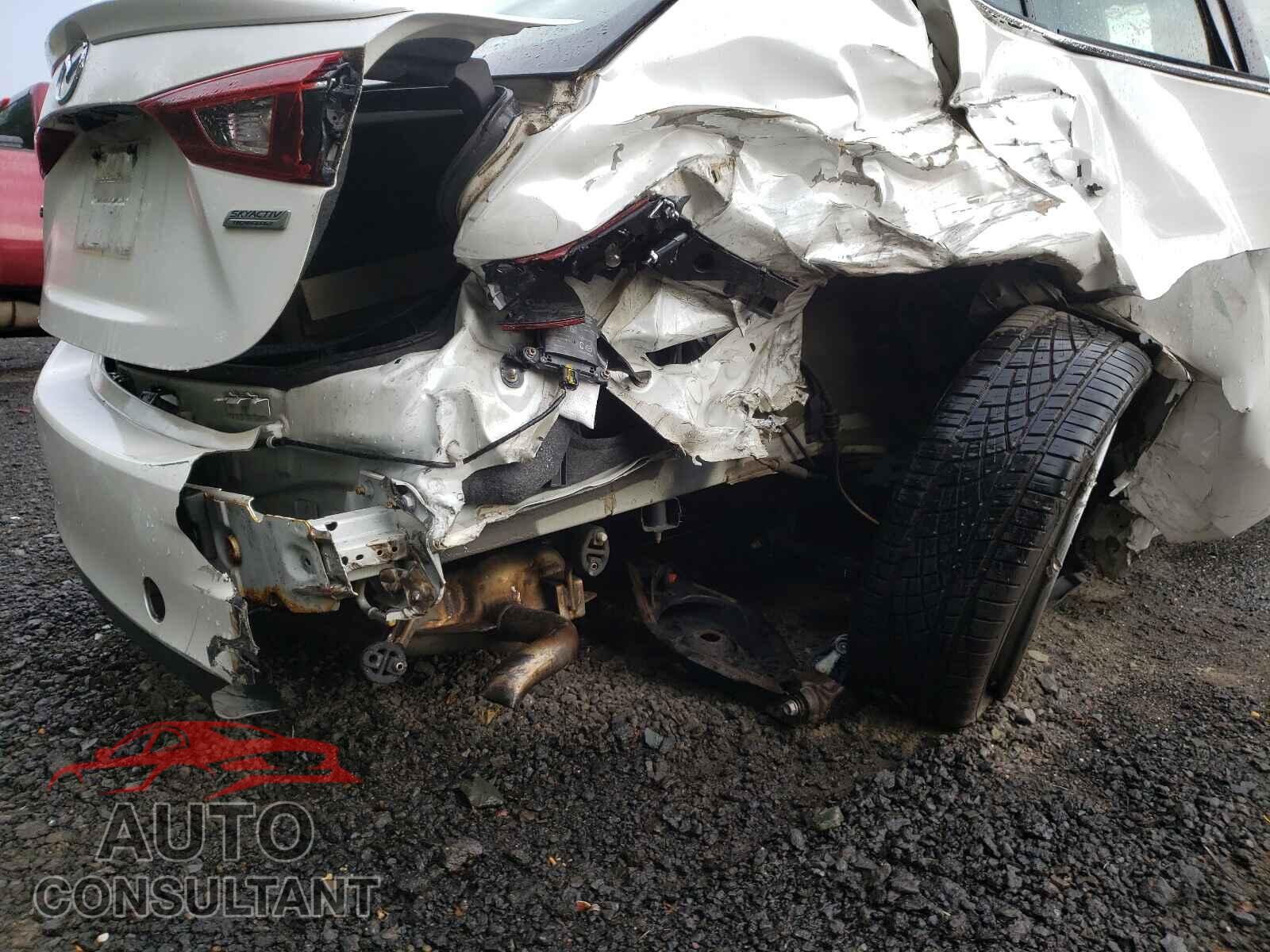 MAZDA 3 2017 - 3MZBN1V7XHM100084