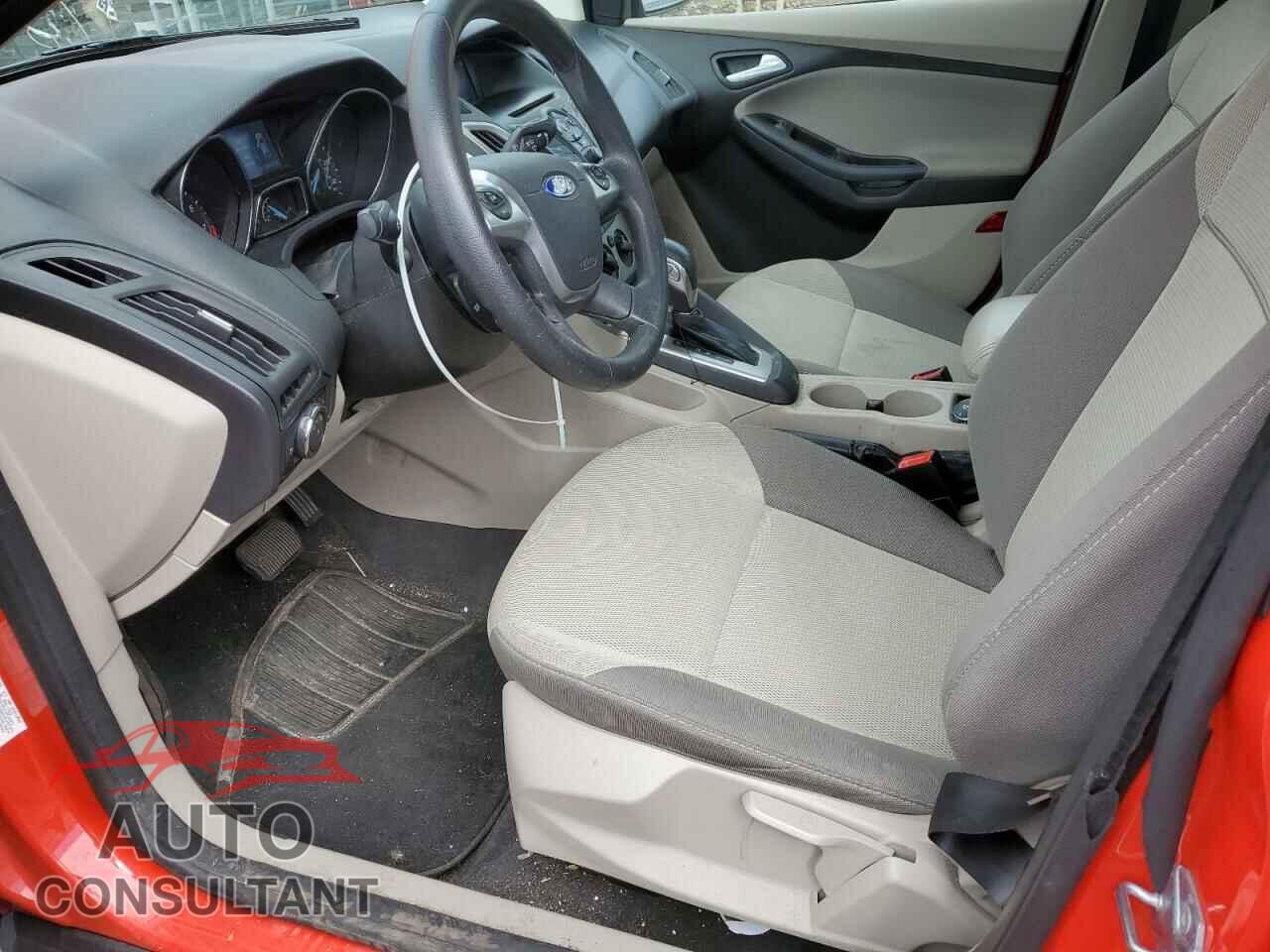 FORD FOCUS 2014 - 1FADP3F2XEL376529