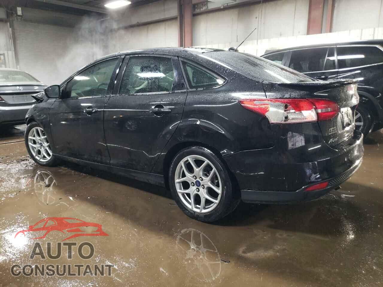FORD FOCUS 2015 - 1FADP3F26FL305104
