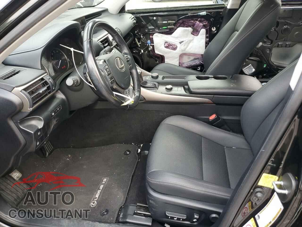 LEXUS IS 2018 - JTHBA1D21J5075686