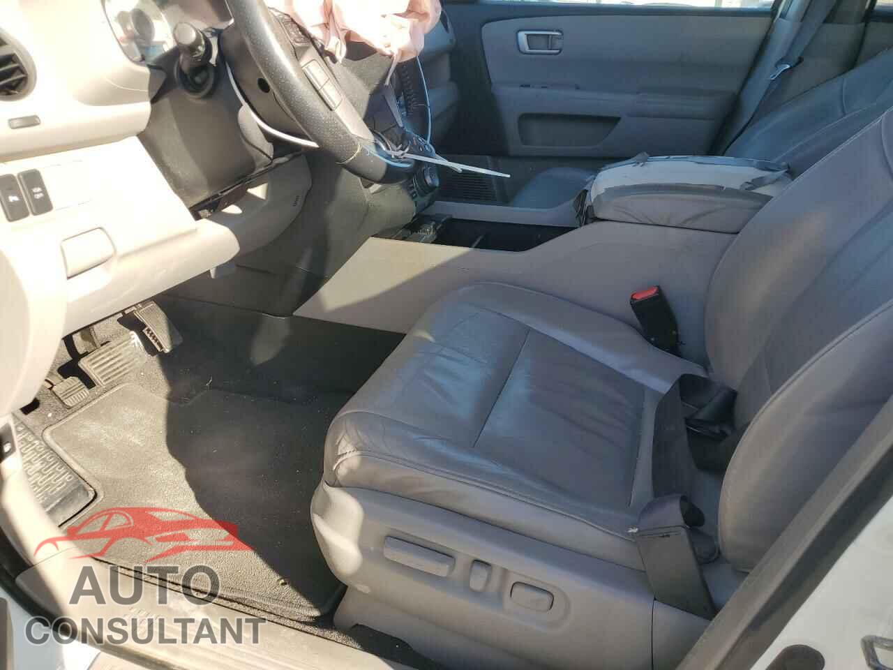 HONDA PILOT 2011 - 5FNYF3H96BB042635