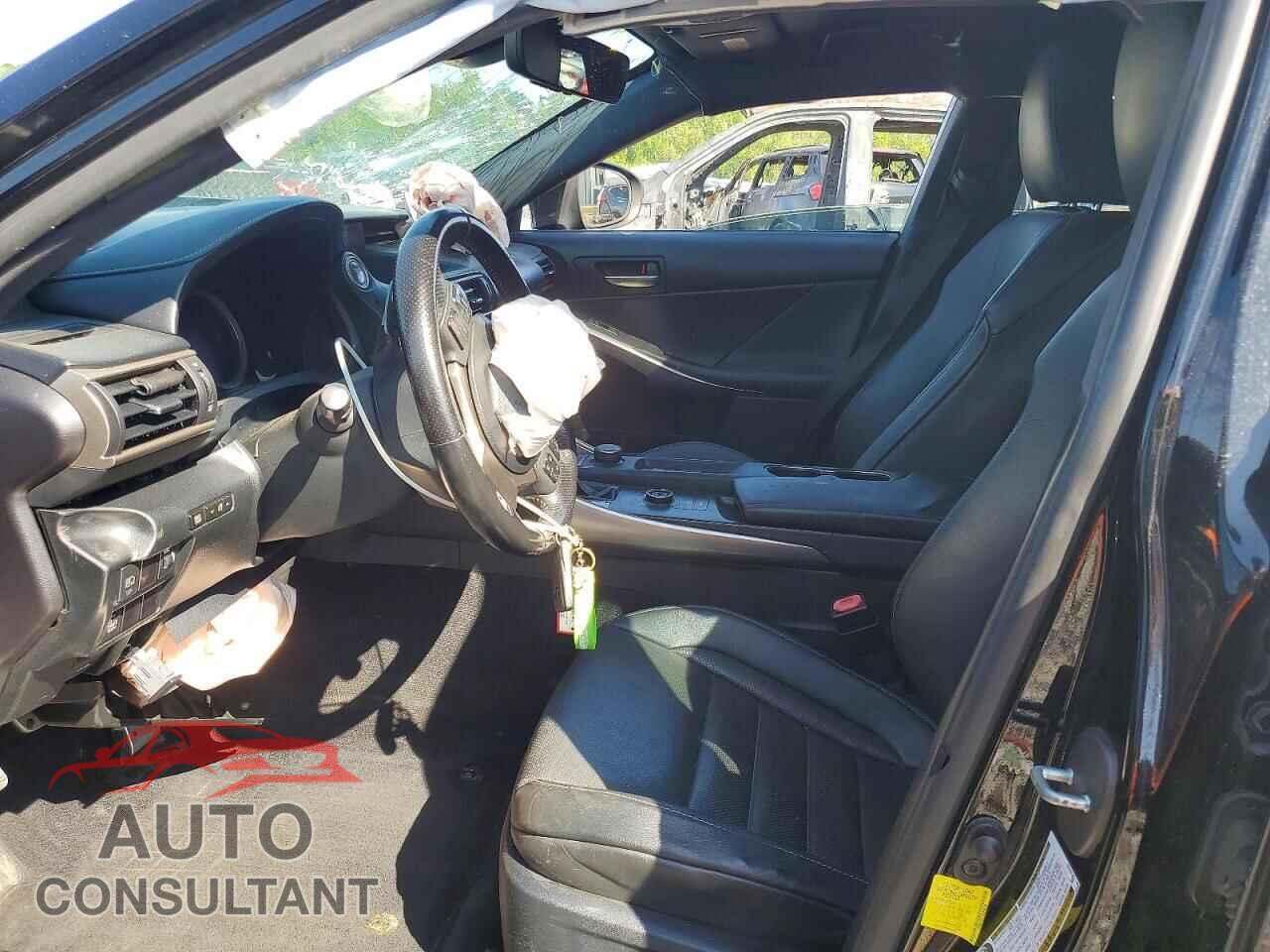 LEXUS IS 2017 - JTHBA1D21H5050880