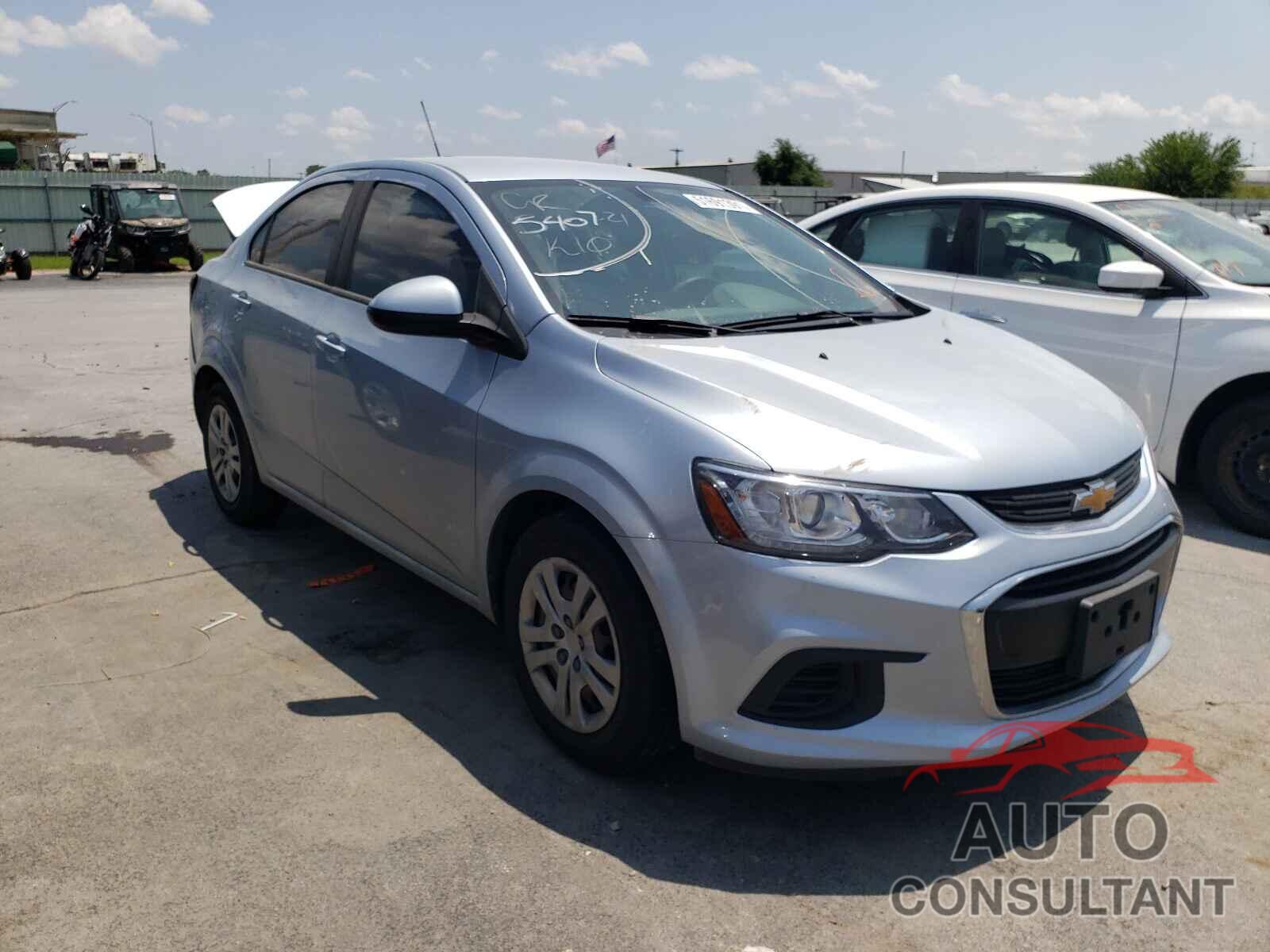 CHEVROLET SONIC 2017 - 1G1JB5SH1H4160495