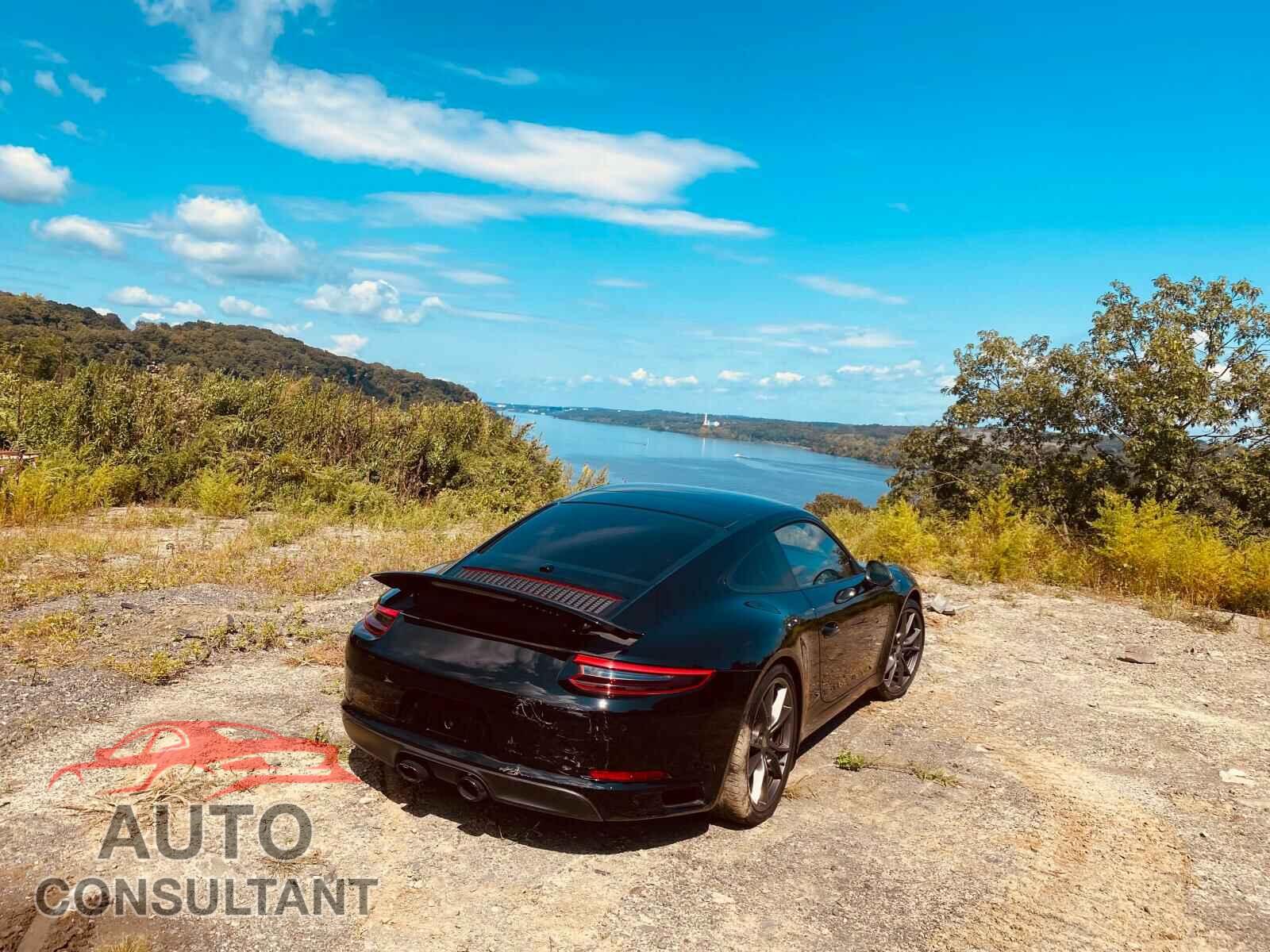 PORSCHE 911 2019 - WP0AA2A98KS103166