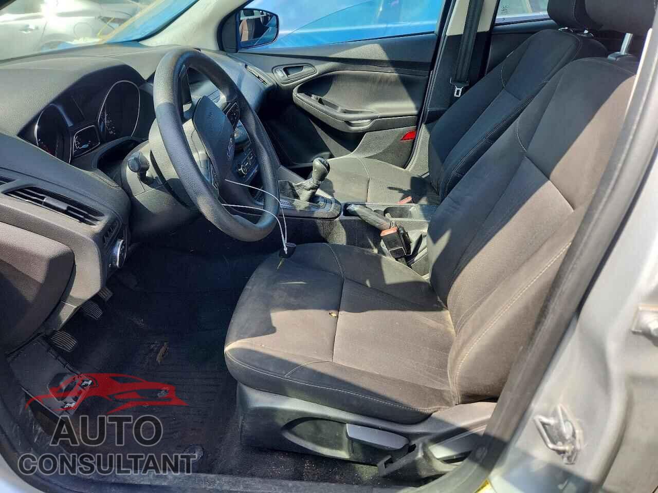 FORD FOCUS 2018 - 1FADP3E27JL254352