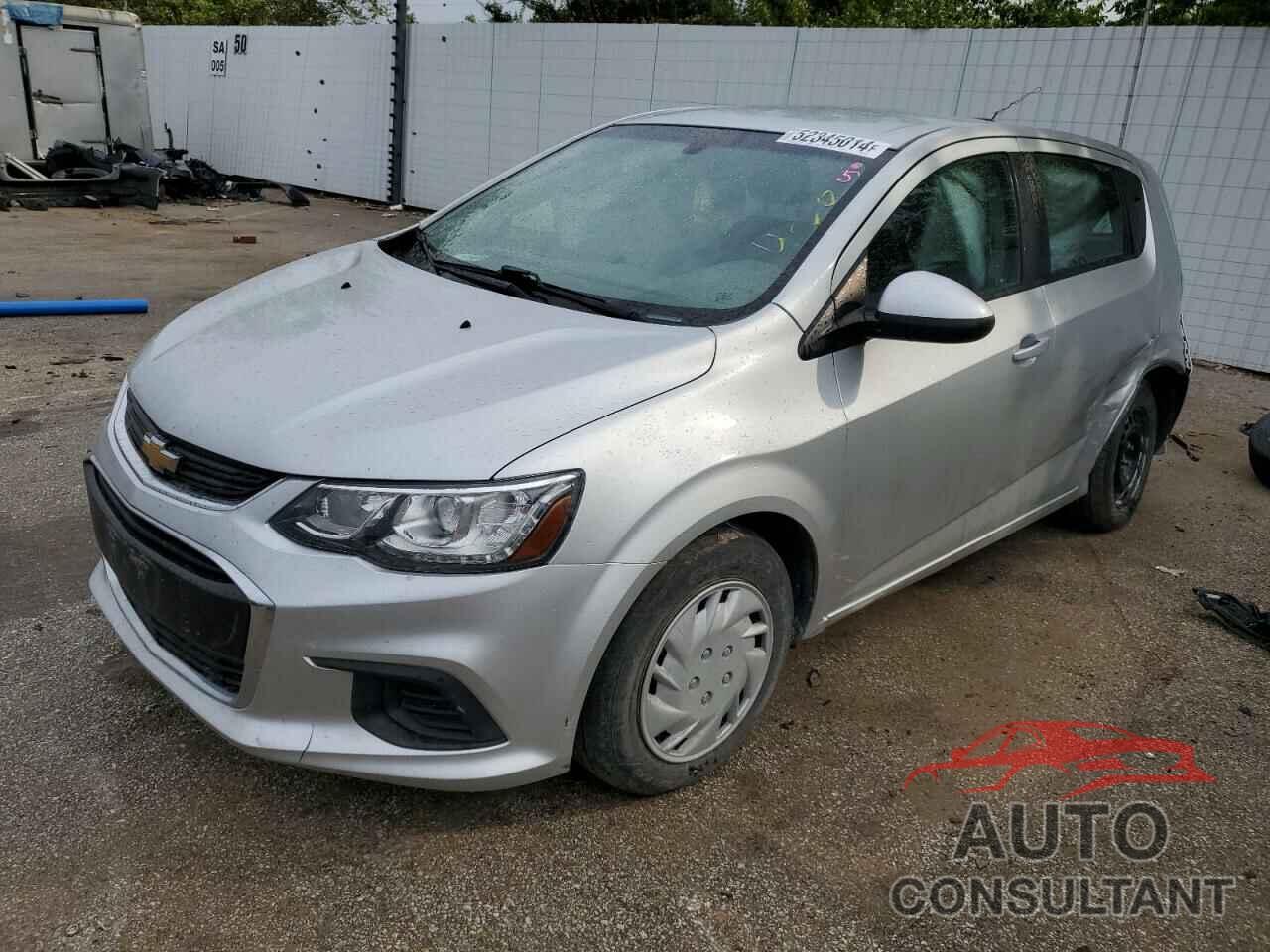 CHEVROLET SONIC 2018 - 1G1JG6SH4J4104502