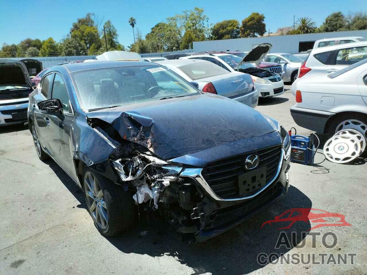 MAZDA 3 2018 - 3MZBN1W36JM197530