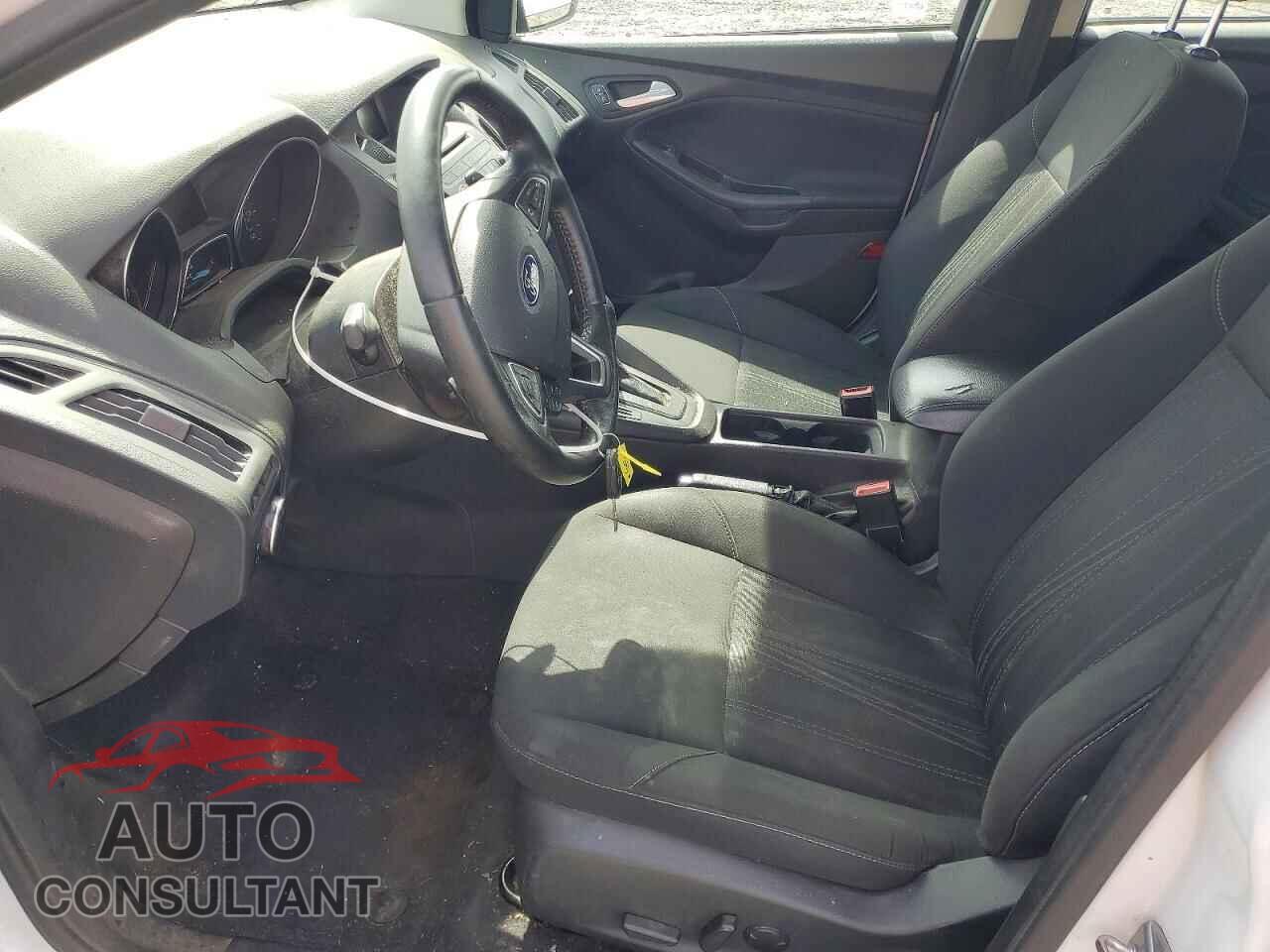 FORD FOCUS 2016 - 1FADP3K26GL362149
