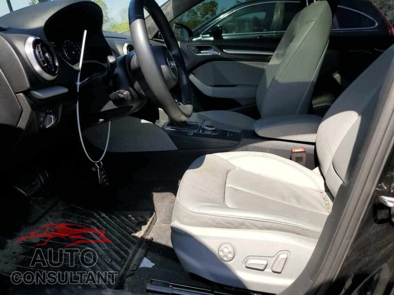 AUDI A3 2018 - WAUB8GFF7J1011706