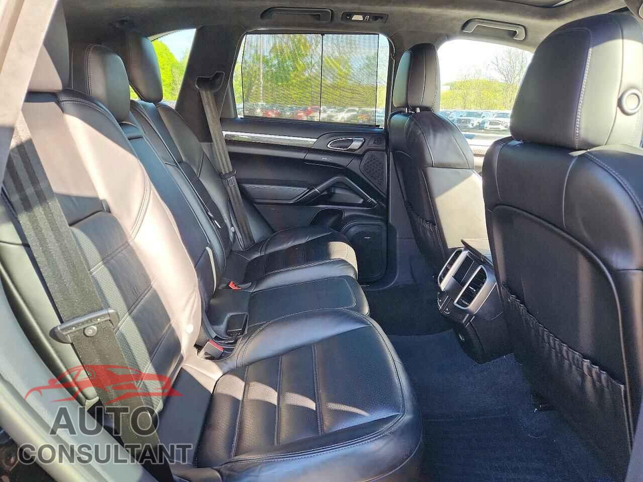 PORSCHE CAYENNE 2017 - WP1AC2A27HLA92823