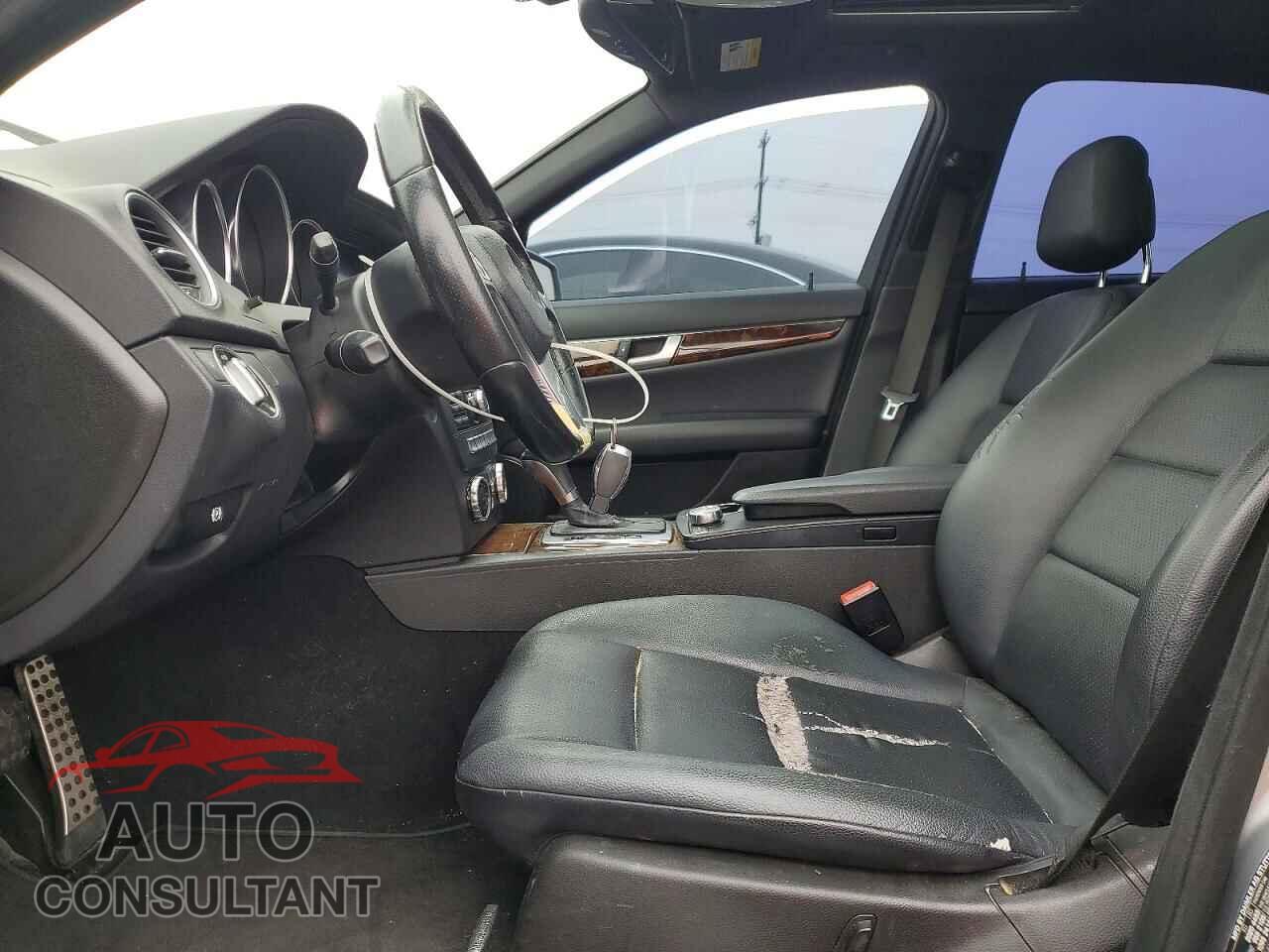 MERCEDES-BENZ C-CLASS 2012 - WDDGF4HBXCA615833