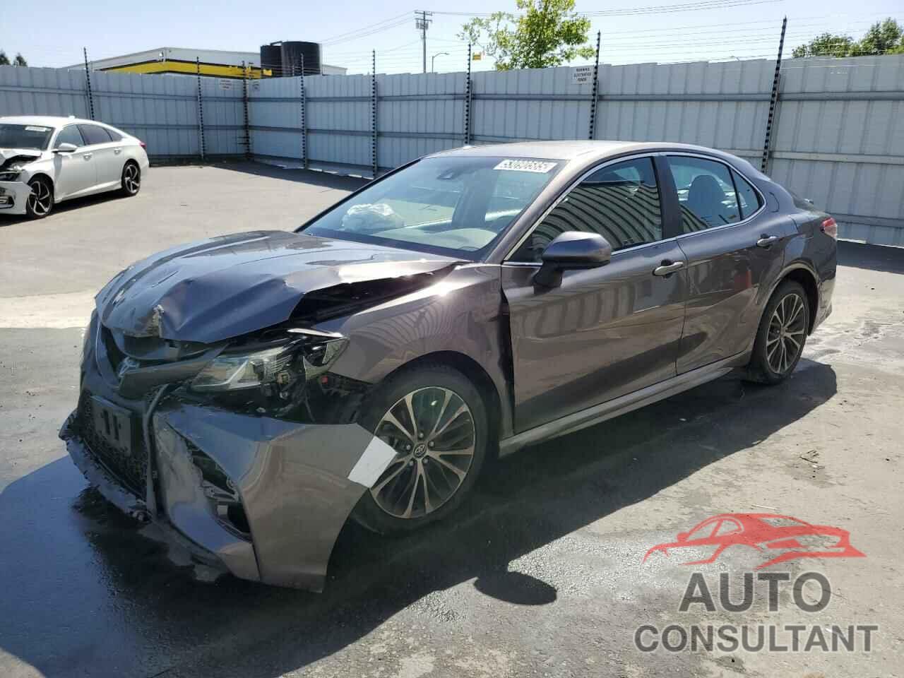 TOYOTA CAMRY 2018 - 4T1B11HKXJU090314