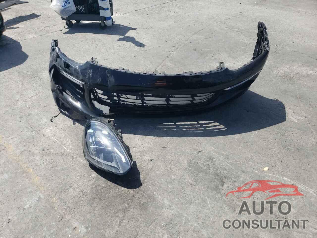 PORSCHE CAYENNE 2017 - WP1AE2A23HLA71302