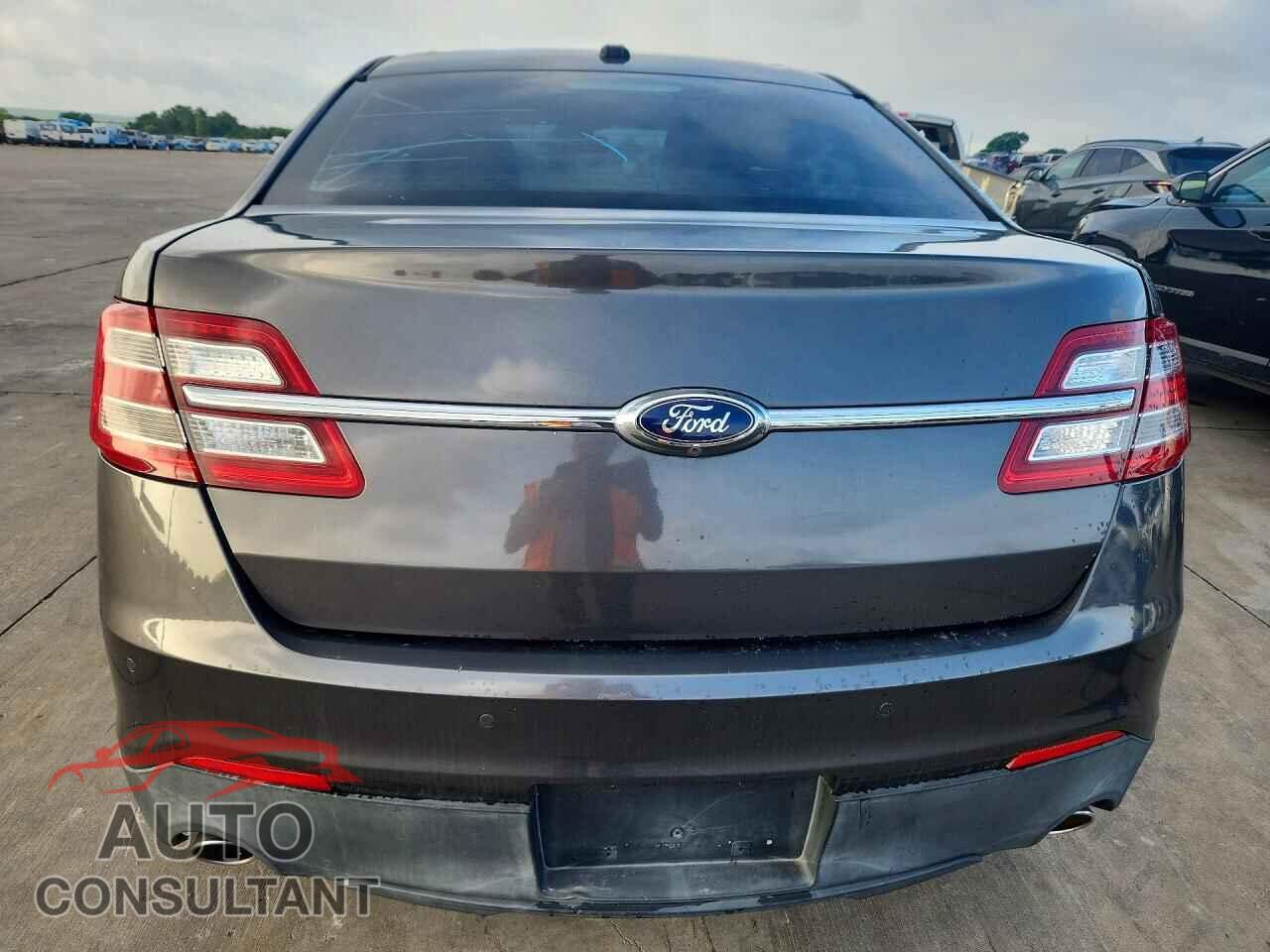 FORD TAURUS 2015 - 1FAHP2E85FG102313