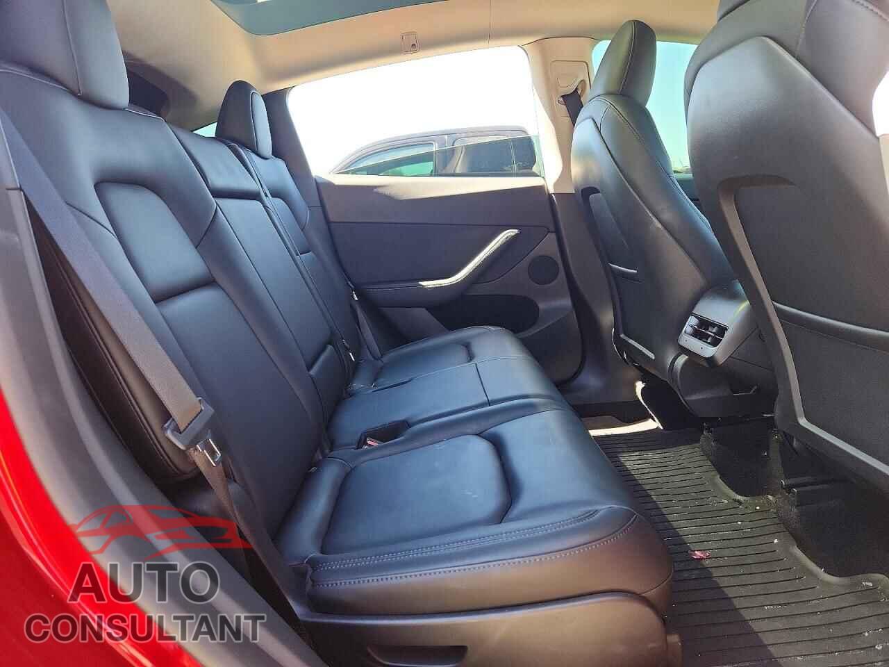 TESLA MODEL Y 2024 - 7SAYGAEEXRF181277
