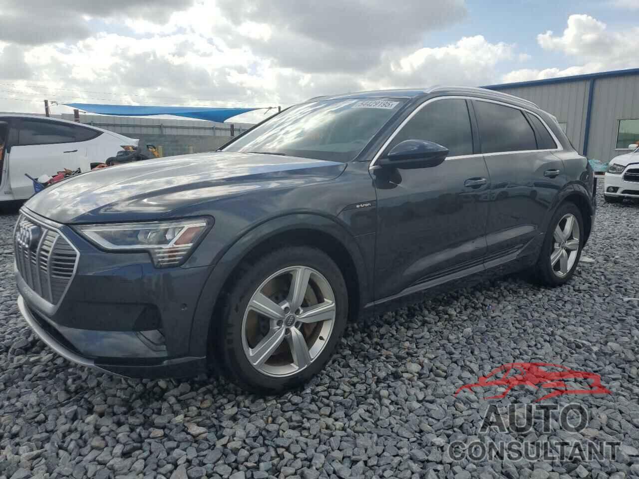 AUDI E-TRON 2019 - WA1LAAGE8KB024694