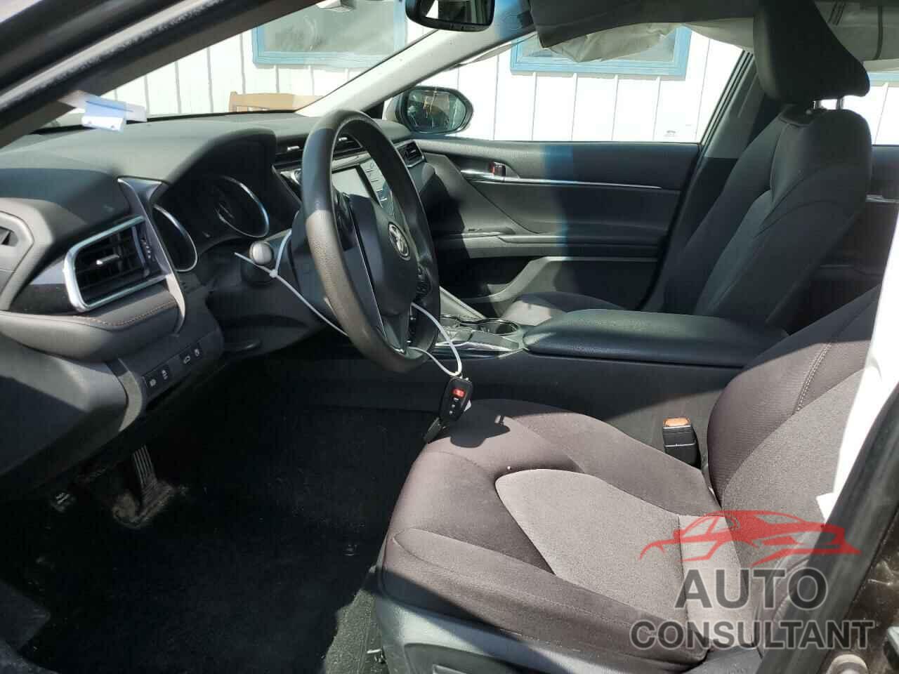 TOYOTA CAMRY 2018 - 4T1B11HK5JU639403