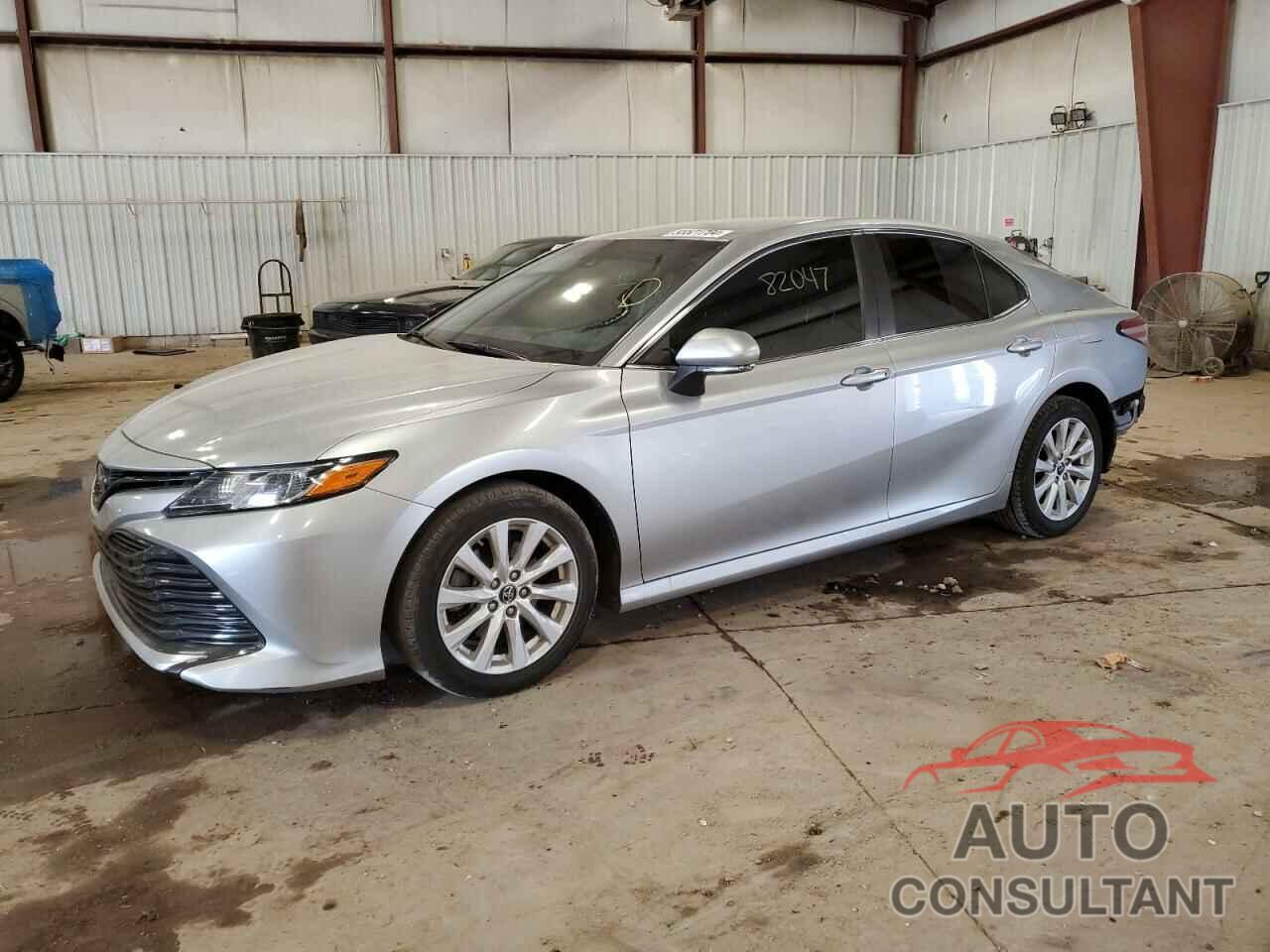 TOYOTA CAMRY 2018 - 4T1B11HK6JU023077