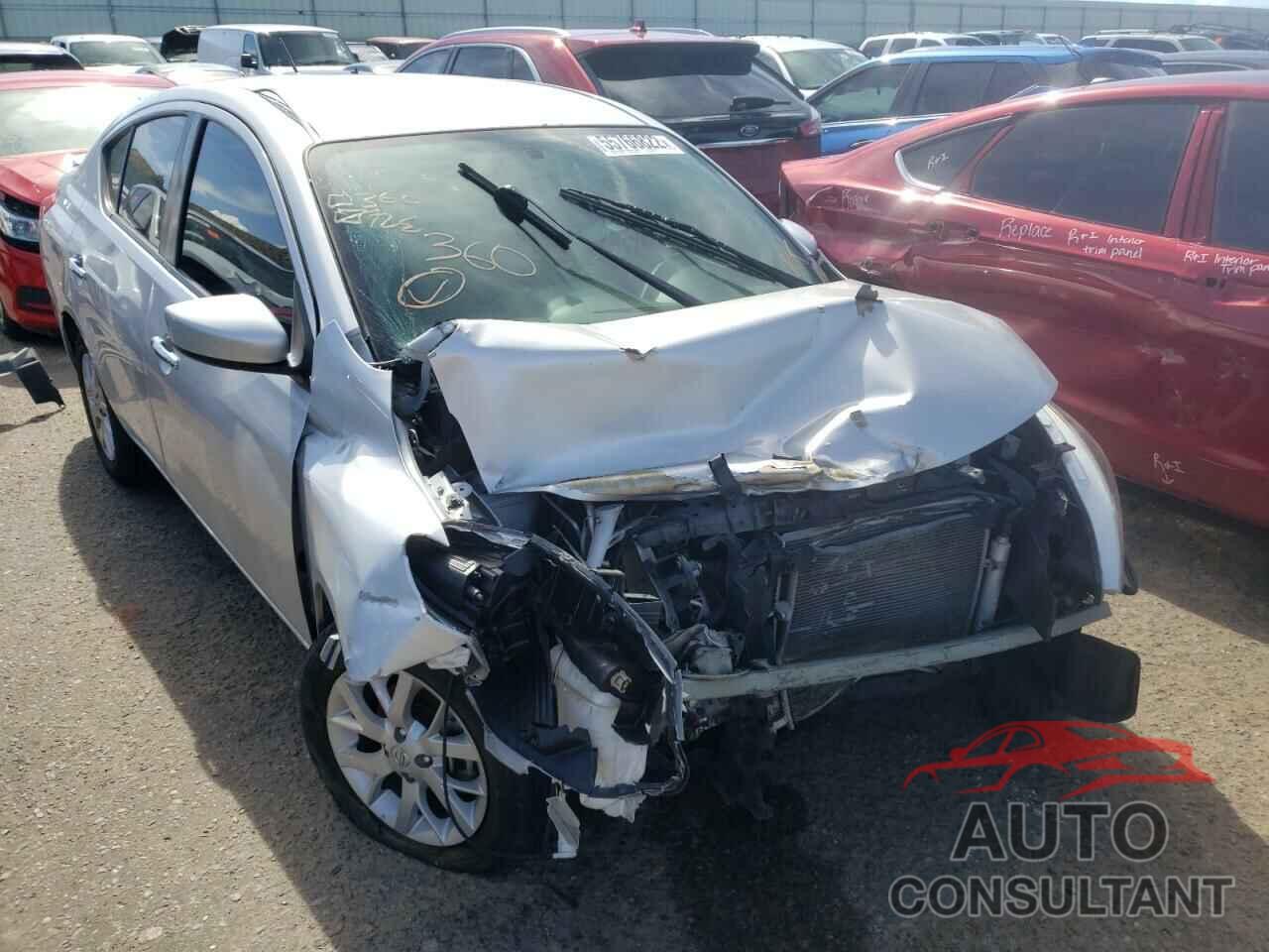 NISSAN VERSA 2018 - 3N1CN7AP0JL879638