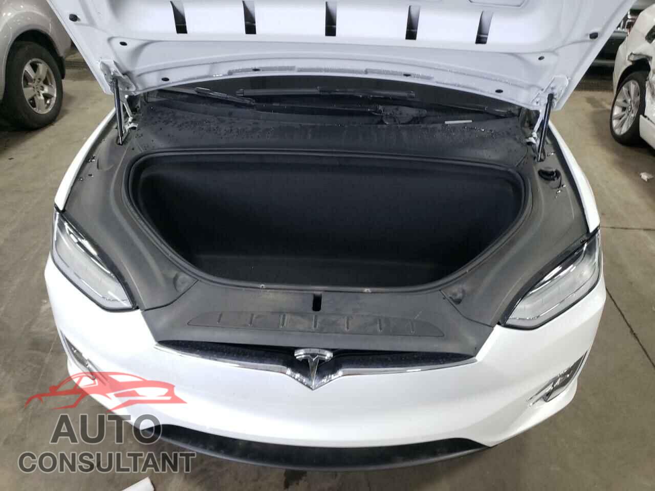 TESLA MODEL X 2020 - 5YJXCAE28LF263896