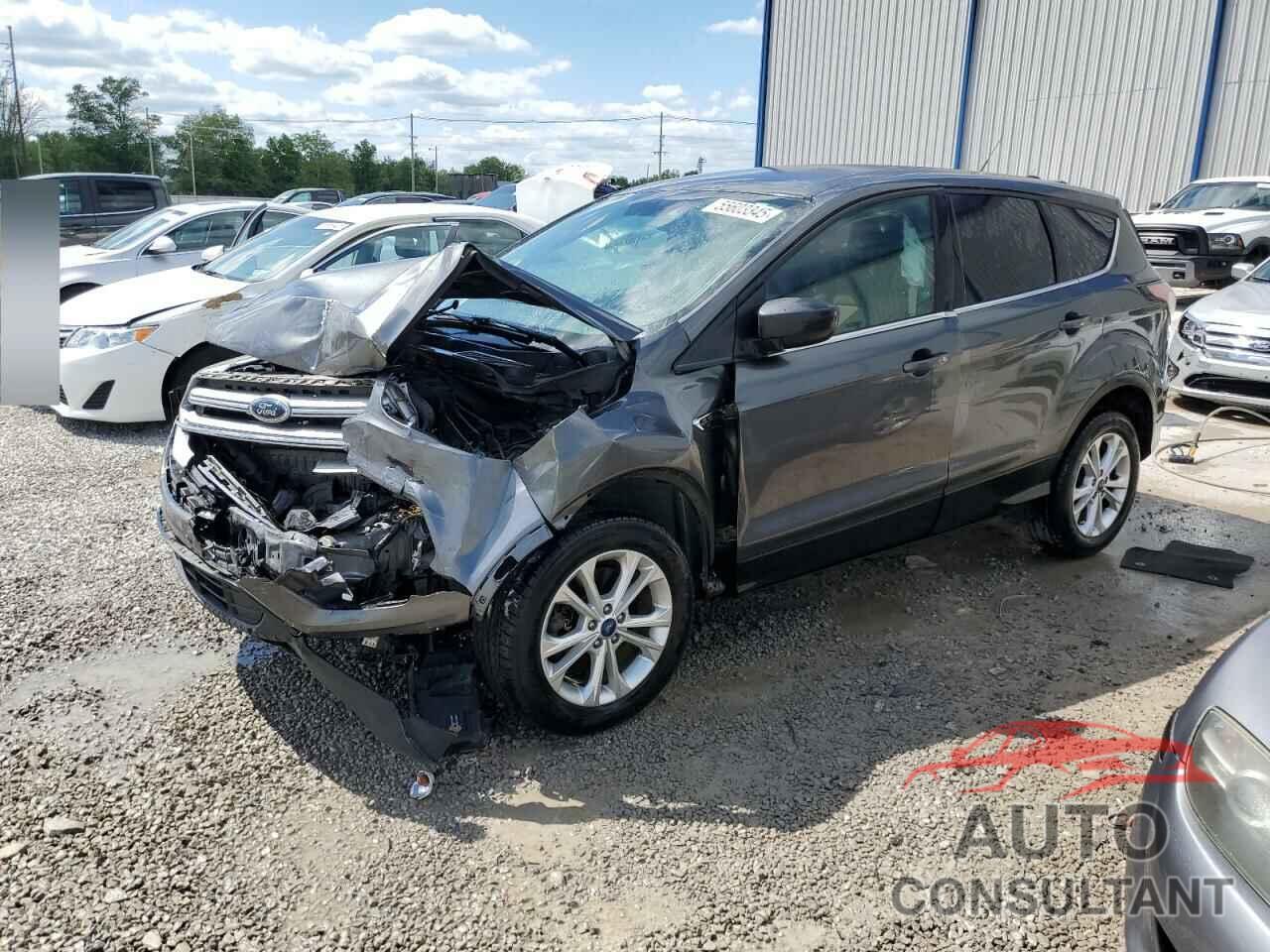 FORD ESCAPE 2017 - 1FMCU0G91HUC12802