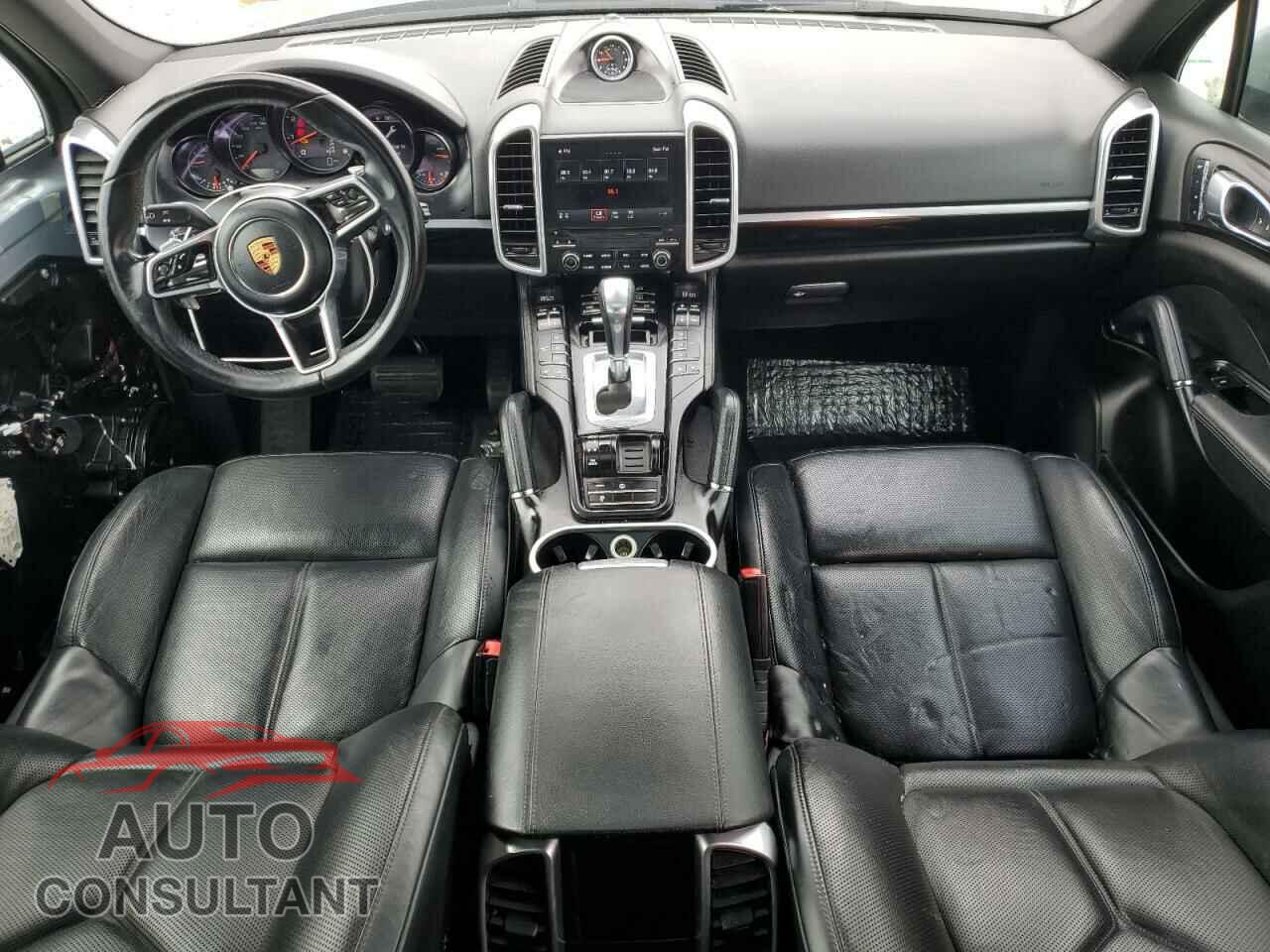 PORSCHE CAYENNE 2017 - WP1AA2A23HKA81295