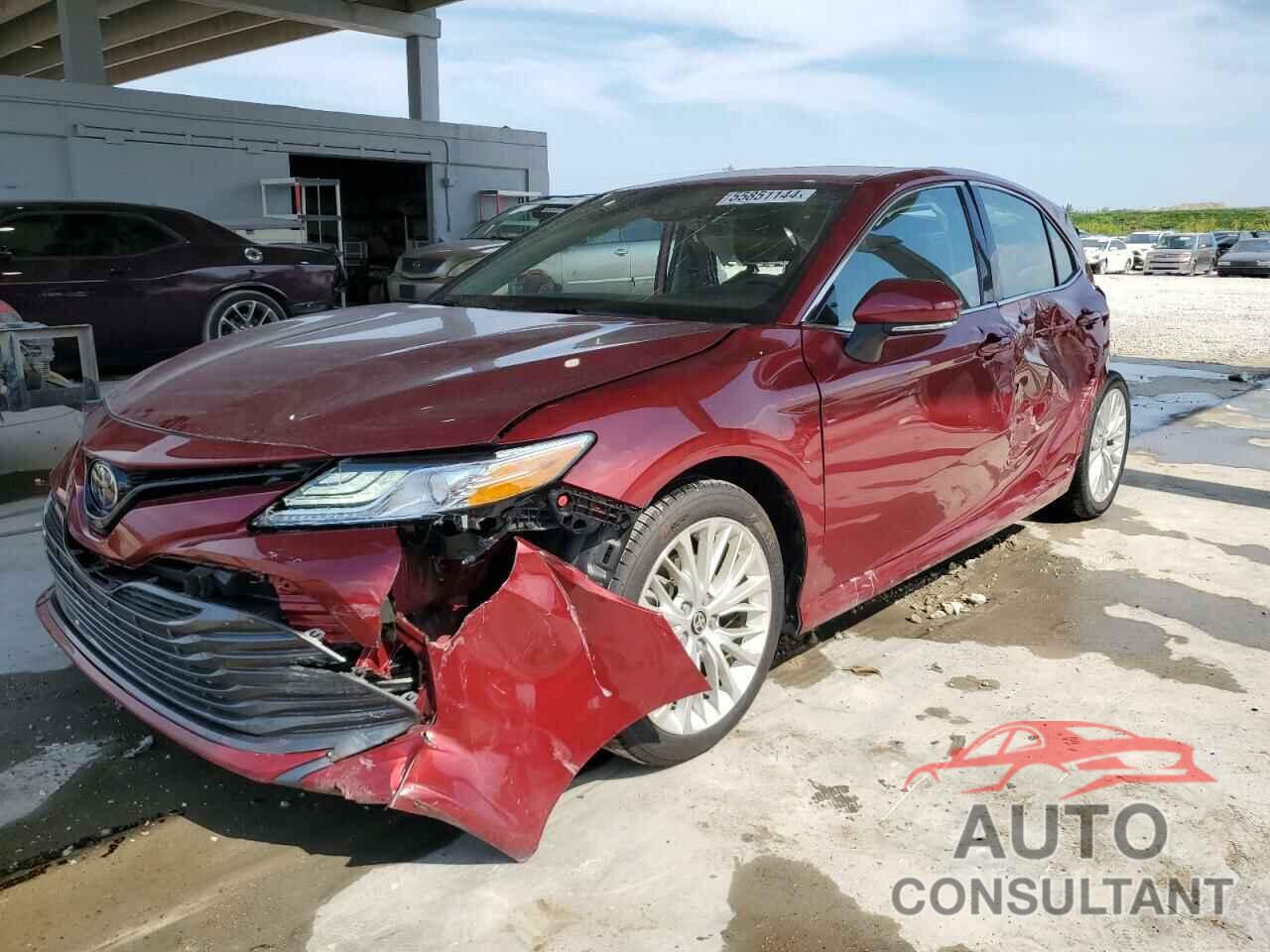 TOYOTA CAMRY 2020 - 4T1F11AK9LU387010