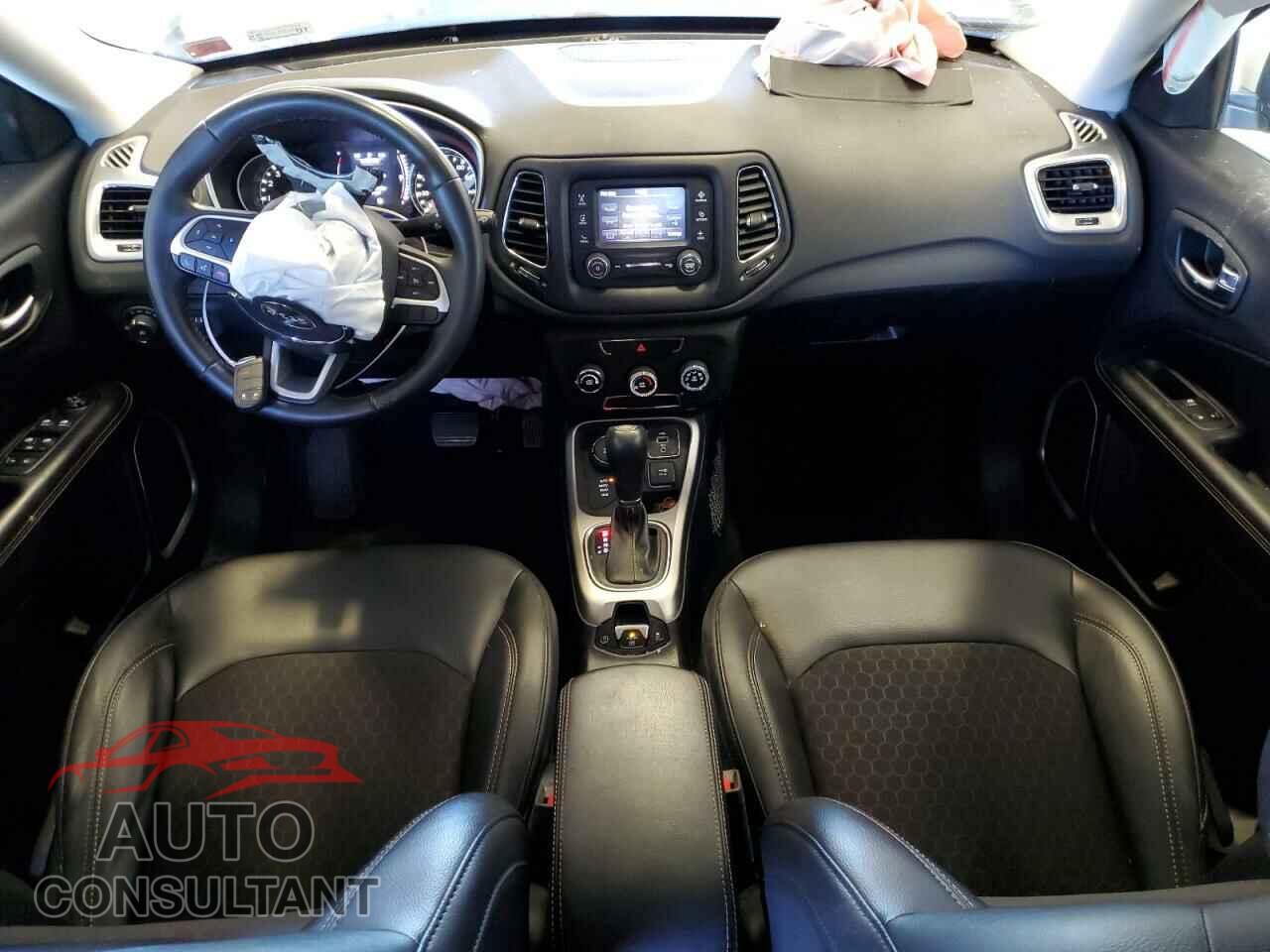 JEEP COMPASS 2018 - 3C4NJDBB3JT283331